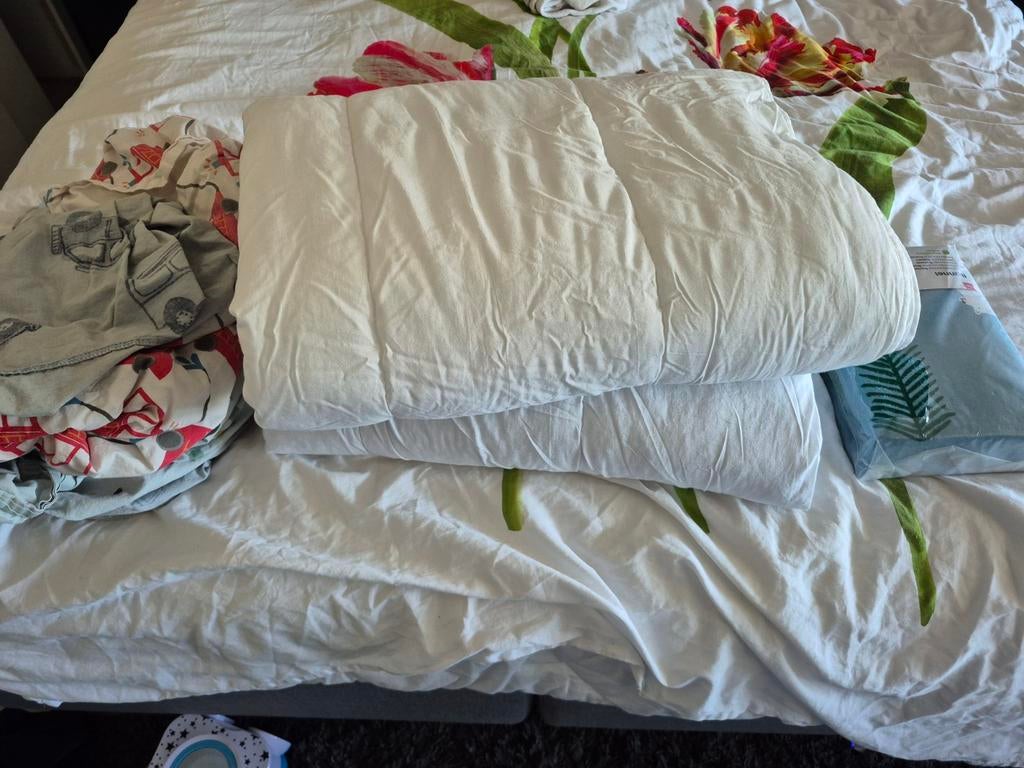 Peuter dekbed 4 seizoenen Hema 120 x 150 + 4 overtrekken, Huis en Inrichting, Slaapkamer | Beddengoed, Ophalen, Gebruikt, Eenpersoons