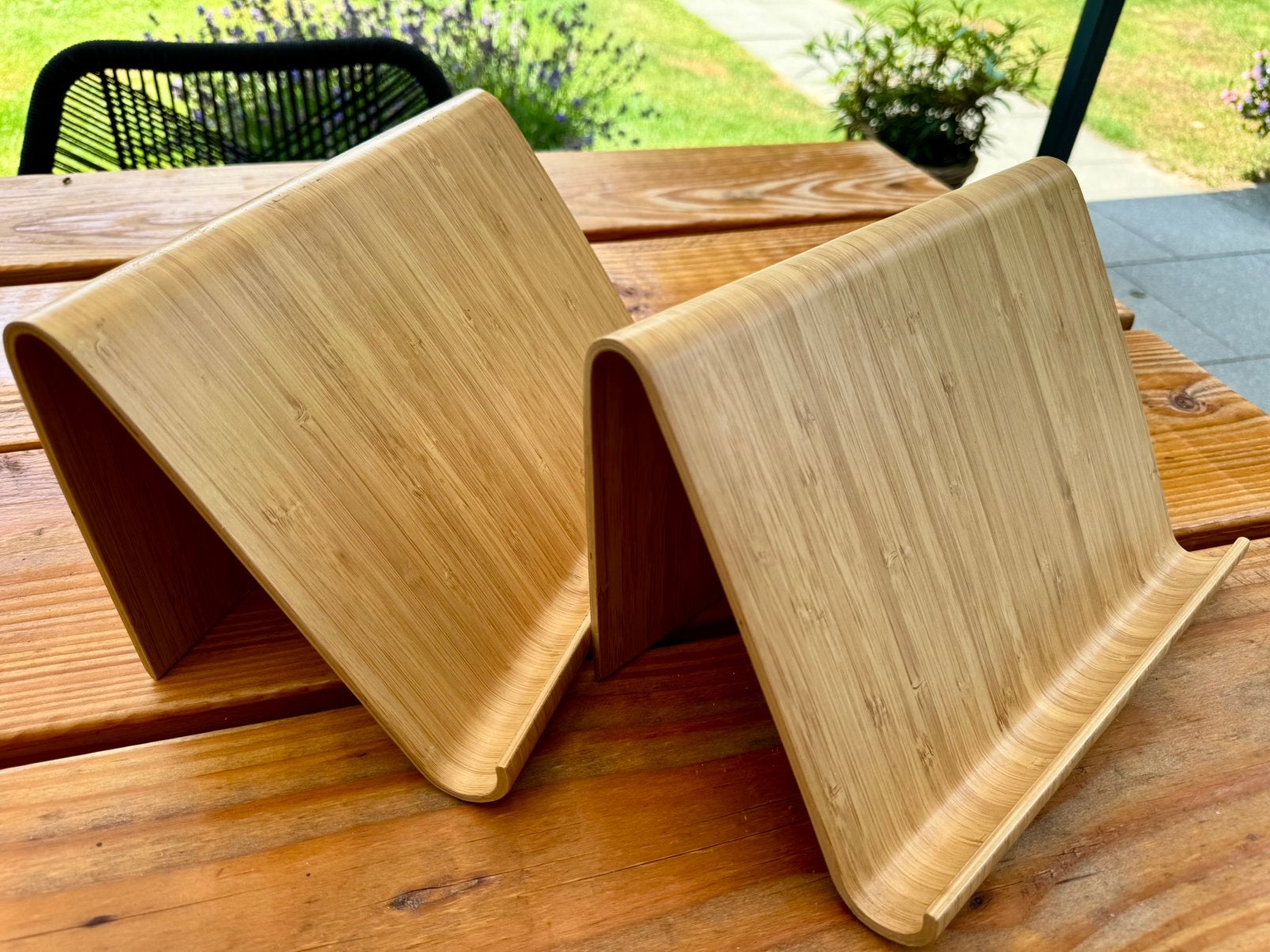 Standaards voor tablet of (kook)boek bamboe 2 stuks, Ophalen, Gelezen