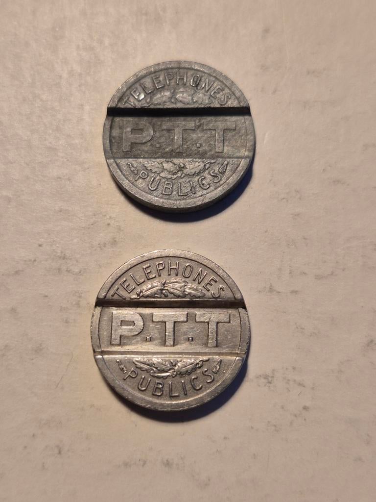 2 x kleine penning PTT, Ophalen of Verzenden, Overige materialen, Buitenland