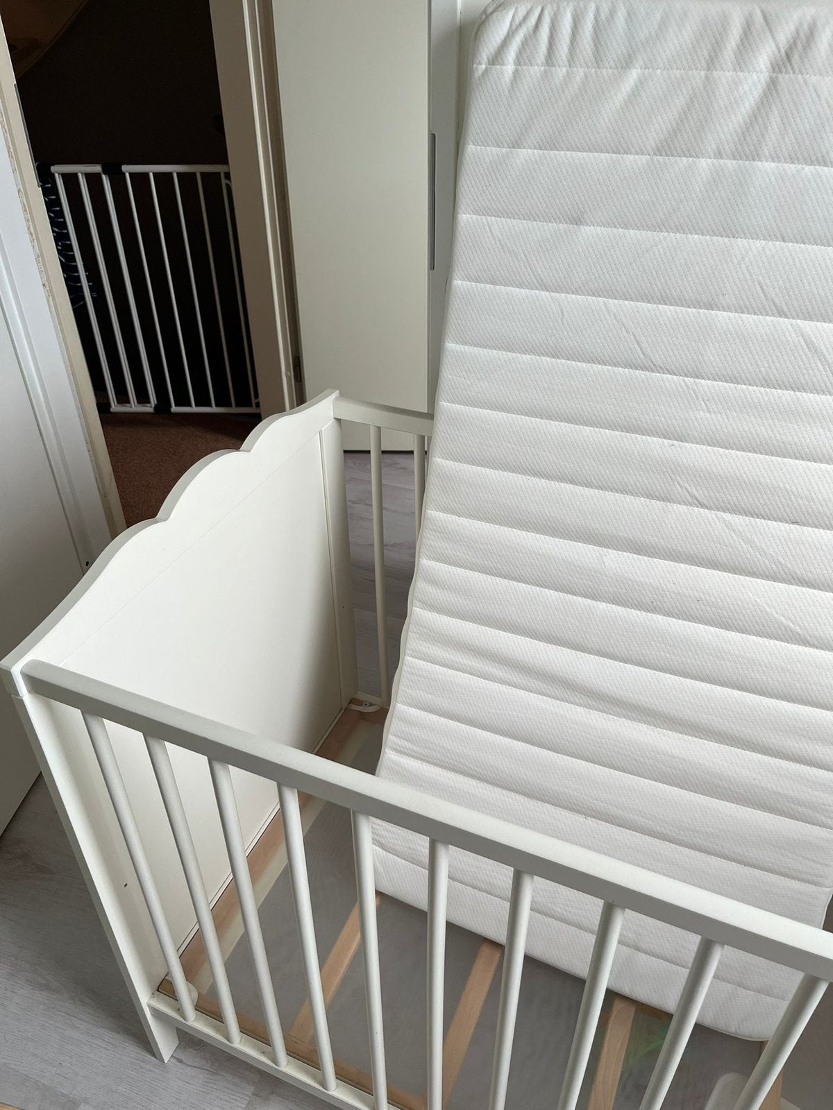 Wit ledikant inclusief matras zo goed als nieuw, Ophalen, Zo goed als nieuw, Ledikant