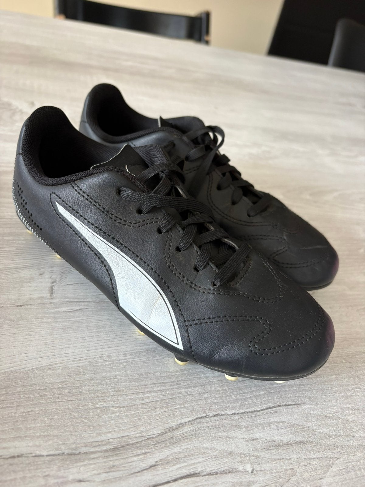 Voetbalschoenen puma - maat 35, Maat XS of kleiner, Ophalen of Verzenden, Gebruikt, Schoenen