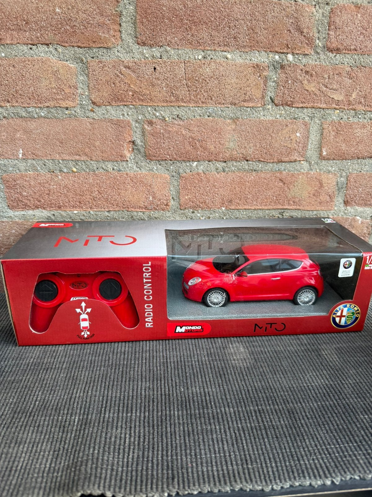 1:24 Mondo motors RC Alfa Romeo Mito ……. 15,-, Ophalen of Verzenden, Zo goed als nieuw, Overige merken