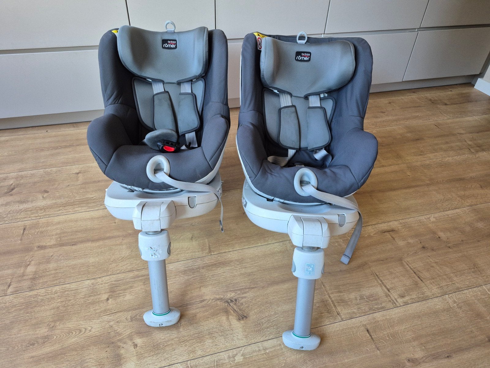 2 Britax Römer dualfix autostoelen met Isofix | Tweeling, Ophalen, Romer, Gebruikt, 0 t/m 18 kg