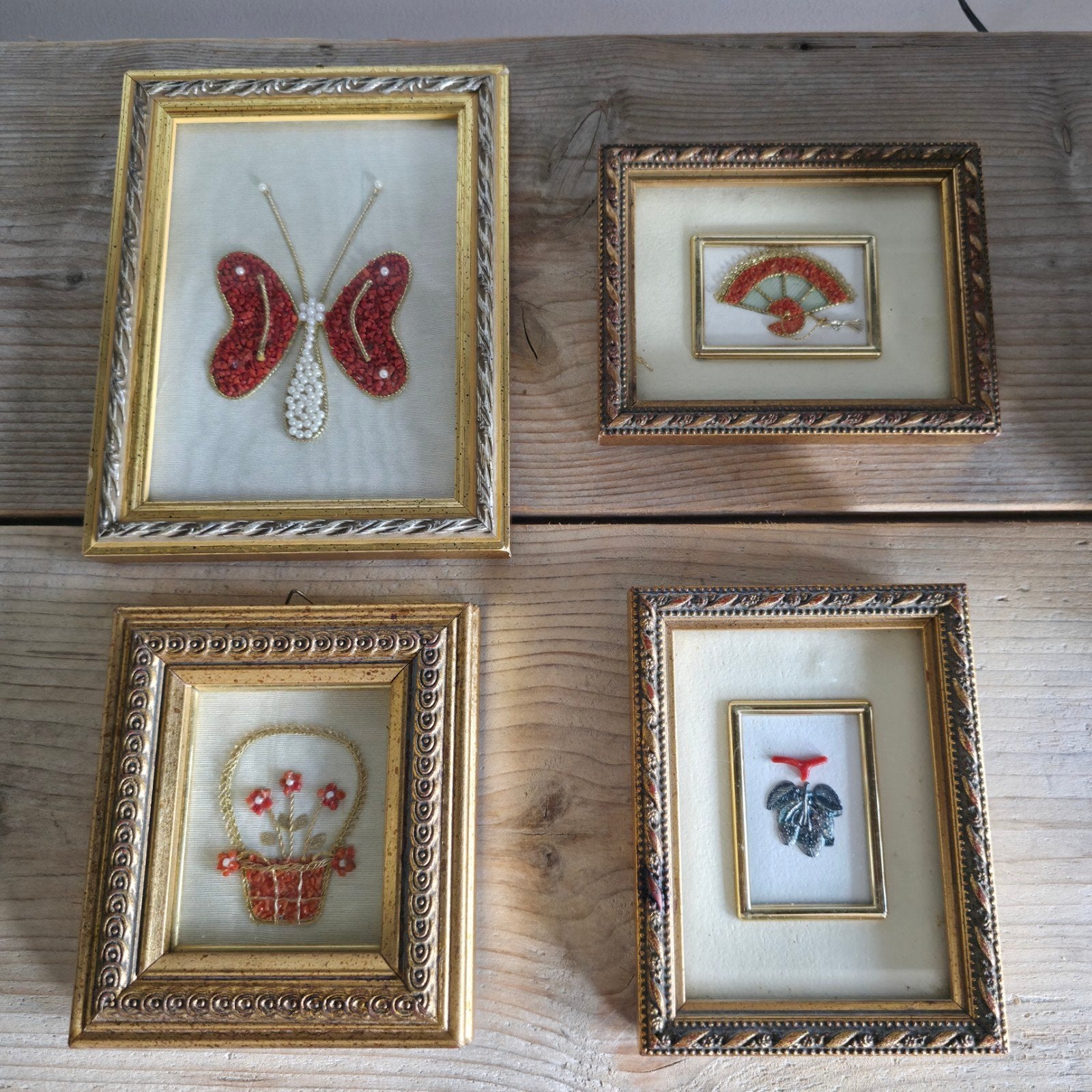 Vintage Set van 4 Miniatuur Schilderijtjes bloedkoraal, pare, Ophalen of Verzenden
