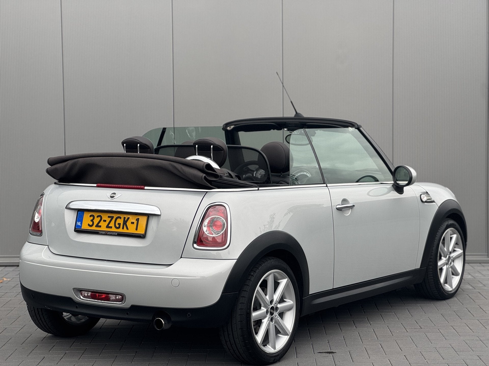 MINI Cabrio 1.6 Cooper Highgate | Xenon | Leder | Navigatie, Auto's, Euro 5, Gebruikt, 4 cilinders, Cabriolet