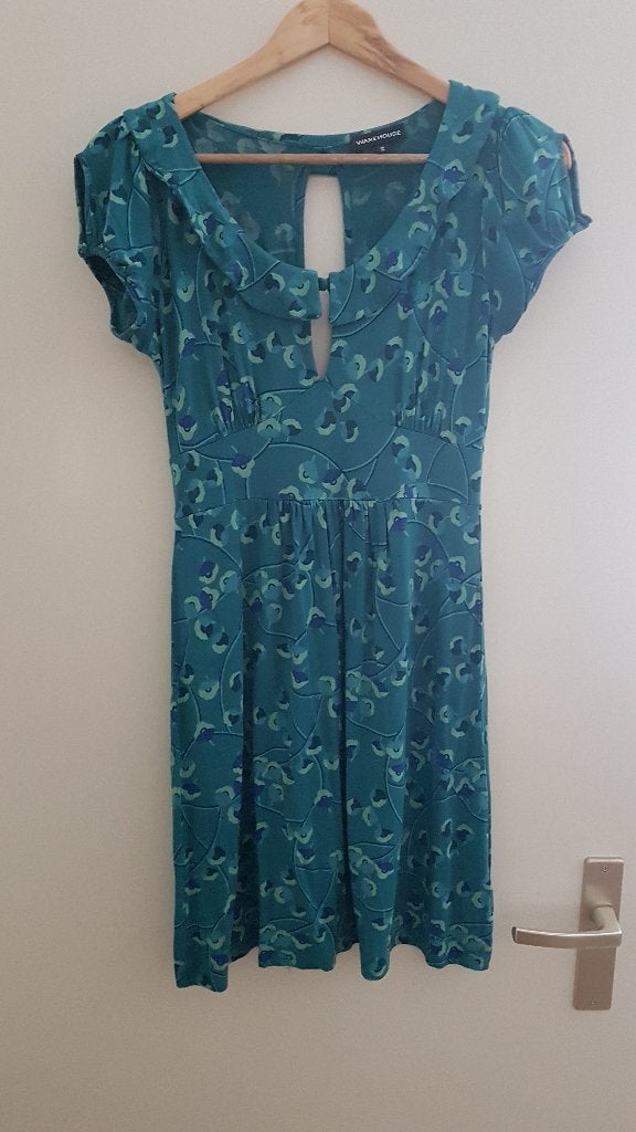 Vrolijk jurkje van het merk warehouse, Kleding | Dames, Ophalen of Verzenden, Zo goed als nieuw, Boven de knie, Groen