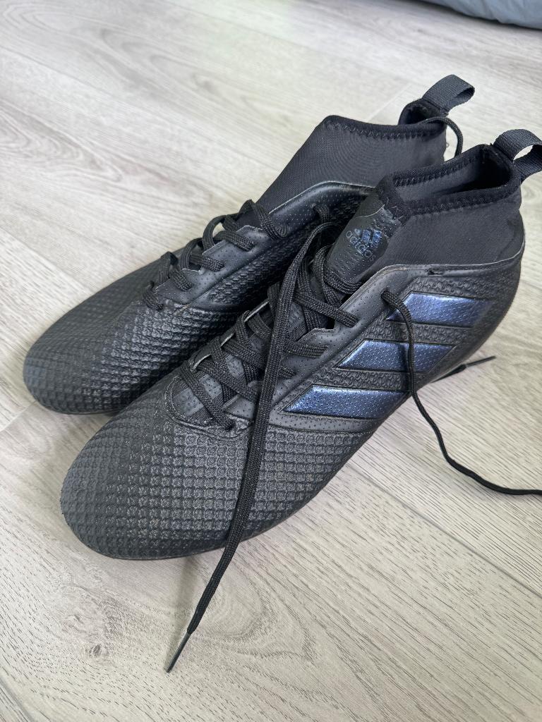 Voetbalschoenen maat 45, Maat XS of kleiner, Schoenen, Ophalen of Verzenden, Zo goed als nieuw