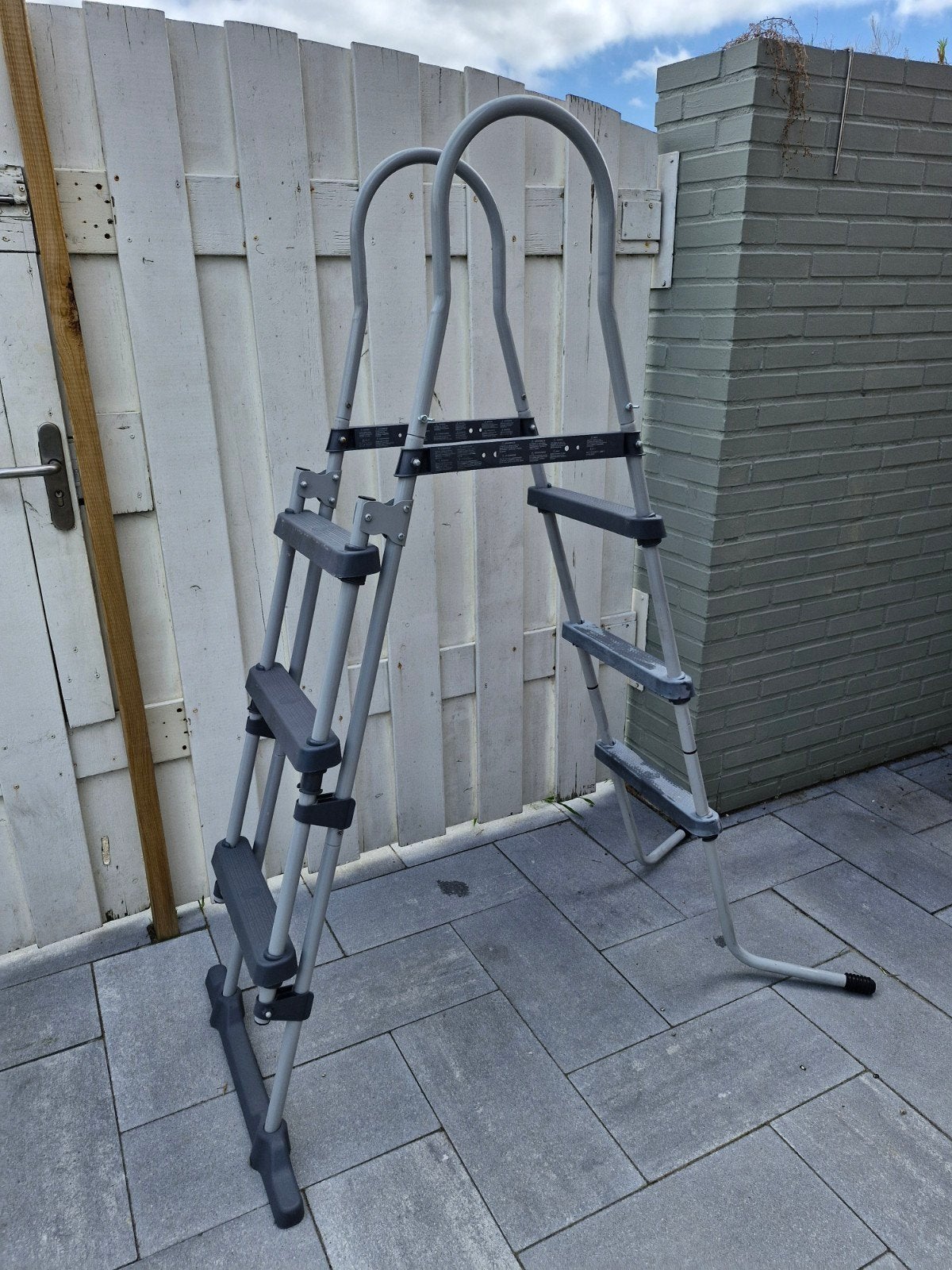Zwembad trap hoog., Ophalen