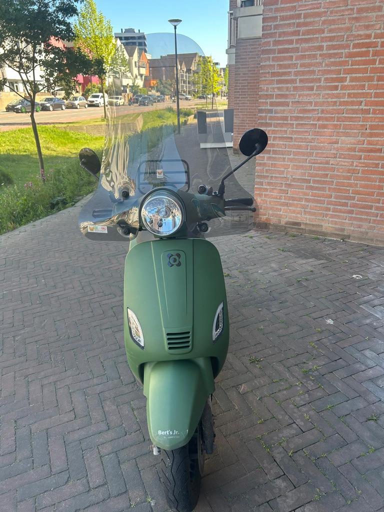 Agm , matgroen, 18775 km, Fietsen en Brommers, Snorfietsen en Snorscooters, Ophalen of Verzenden, Zo goed als nieuw, Benzine, Overige merken