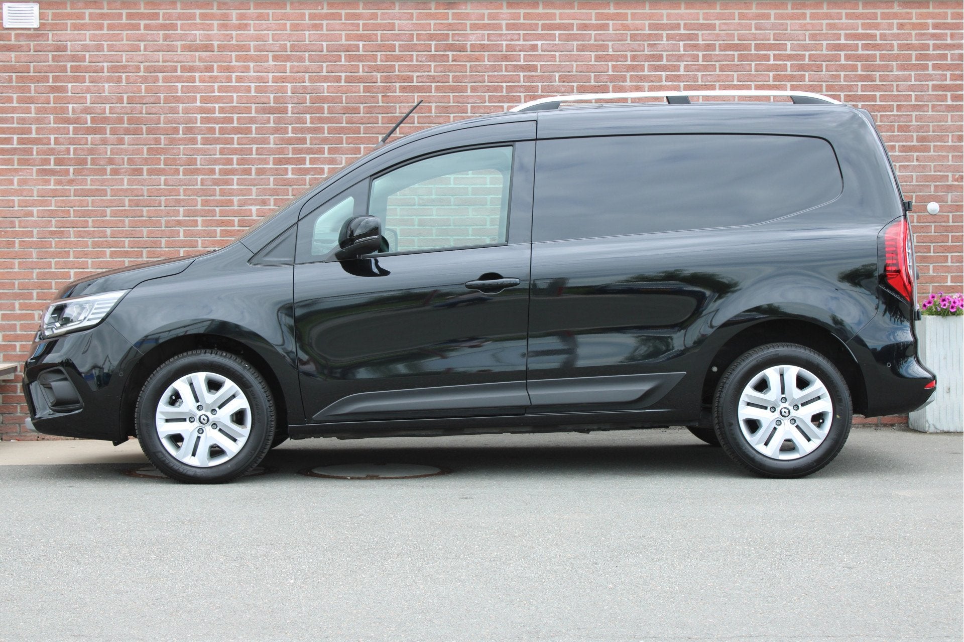 Renault Kangoo 1.5 Blue dCi 115PK Luxe L1 |CAMERA|CRUISE|LED, Auto's, Stof, Gebruikt, Zwart, 4 cilinders