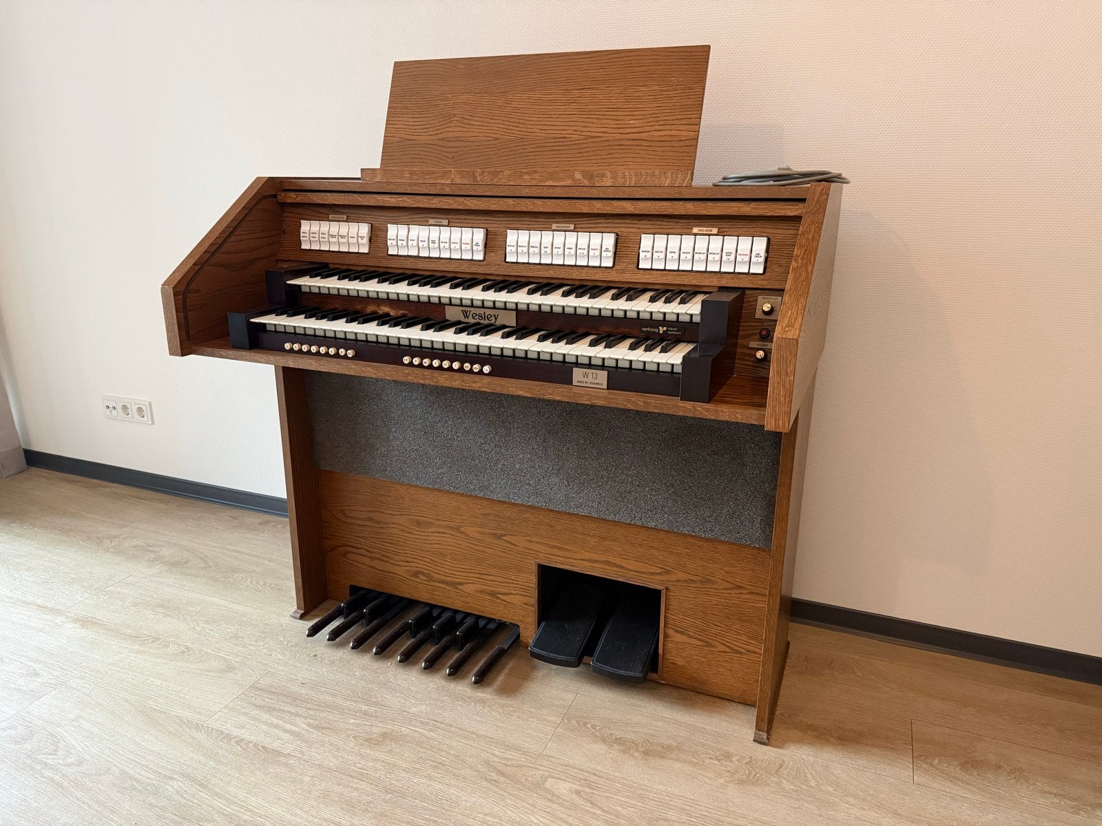 Wesley W13 Orgel met 2 klavieren en pedalen, Muziek en Instrumenten, Ophalen, Gebruikt, 2 klavieren, Orgel