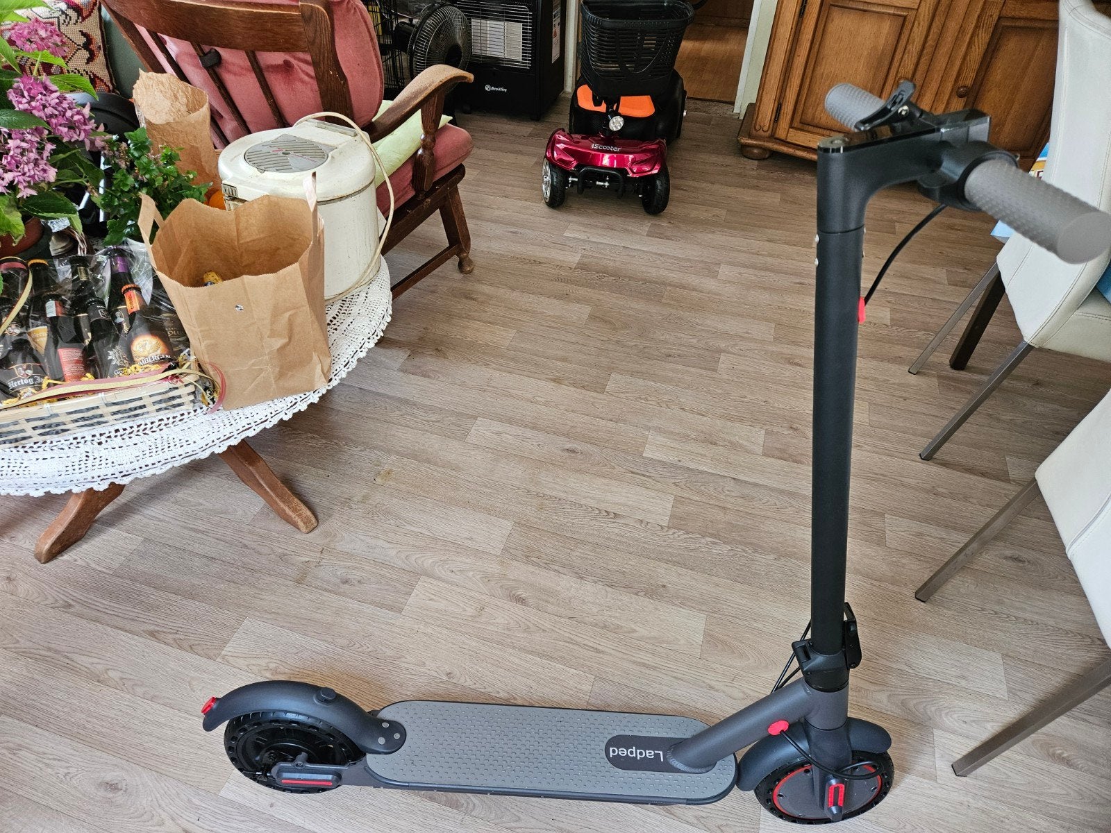 Minicee Elektrische Step 350W met zitje en opbergtas, Fietsen en Brommers, Steps, Ophalen of Verzenden, Gebruikt, Elektrische step (E-scooter)