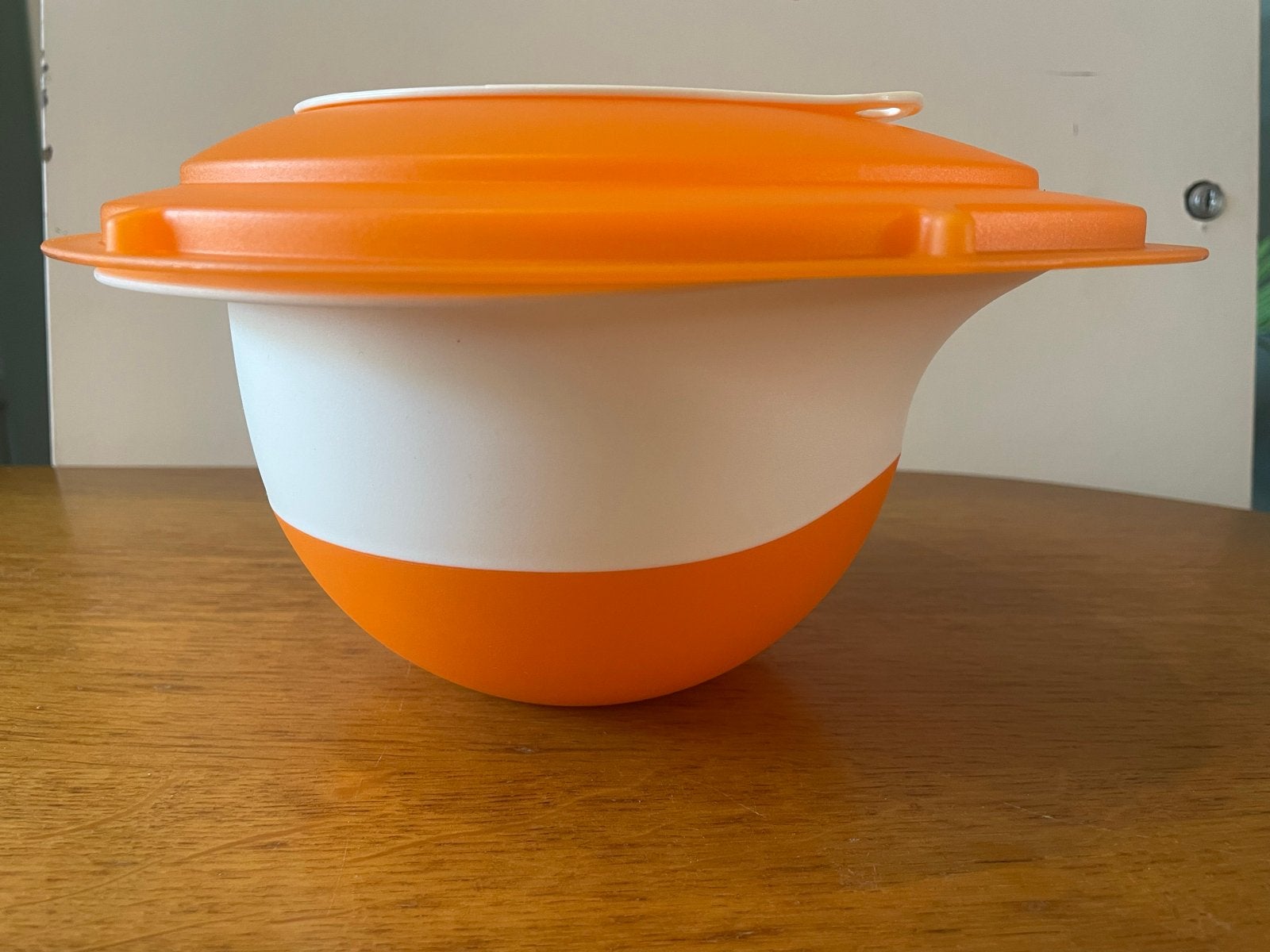 Nieuwe Tupperware Pro Baking Schaal 4L - Oranje/Wit, Huis en Inrichting, Schaal, Nieuw, Oranje, Ophalen of Verzenden