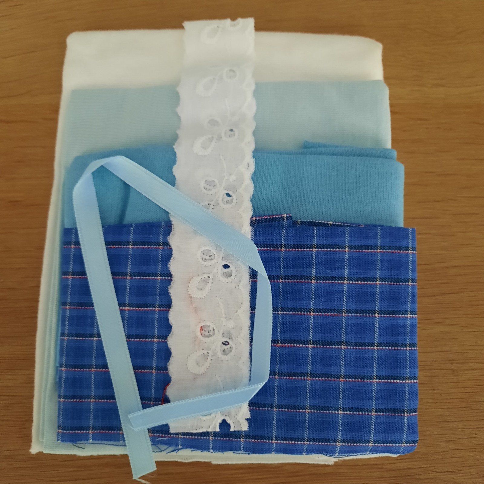 Pakketje van 4 lapjes en lint en een kantje, Ophalen of Verzenden, Nieuw