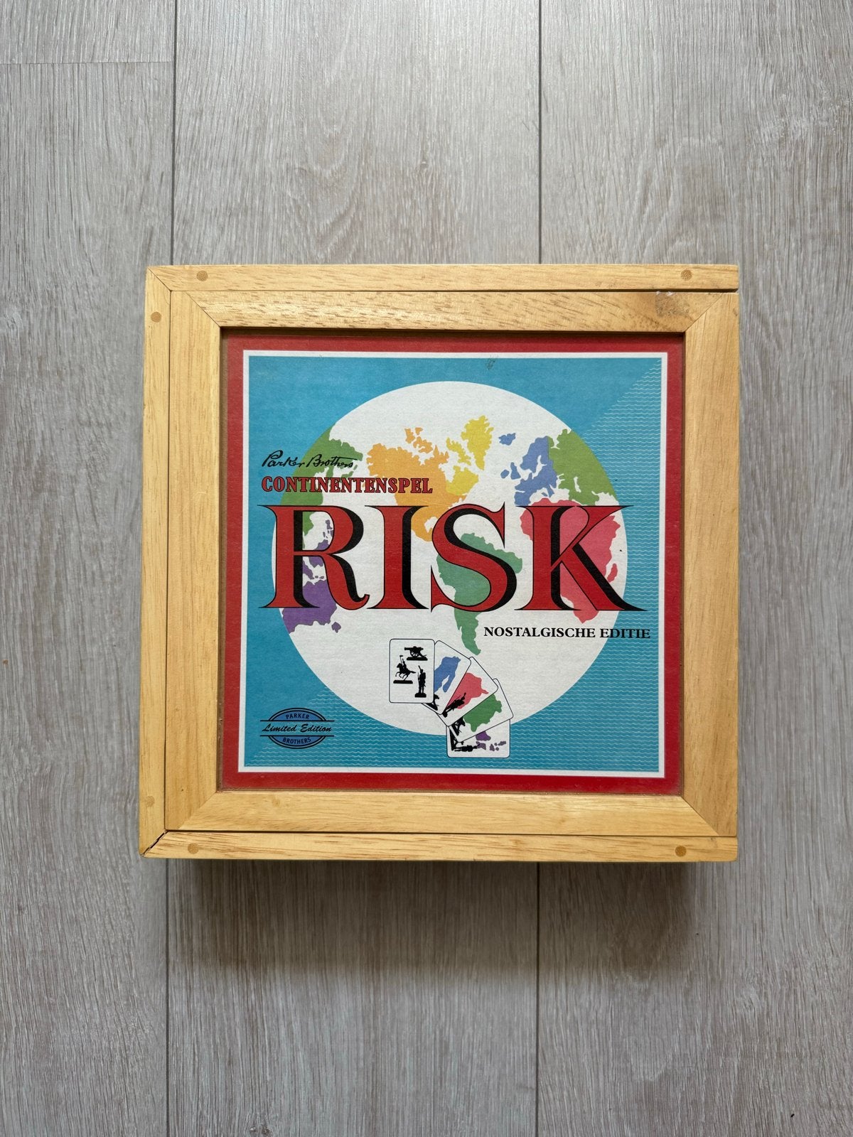 Risk Continentenspel - Nostalgische Editie, Drie of vier spelers, Ophalen of Verzenden, Zo goed als nieuw