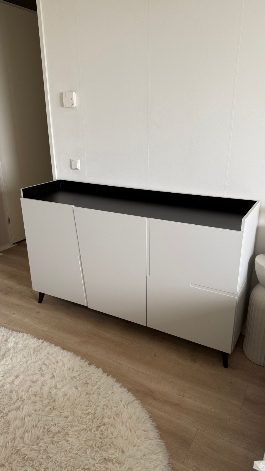 Dressoir grijs, lade kast - meubella, Ophalen, 100 tot 150 cm, Zo goed als nieuw, Minder dan 100 cm