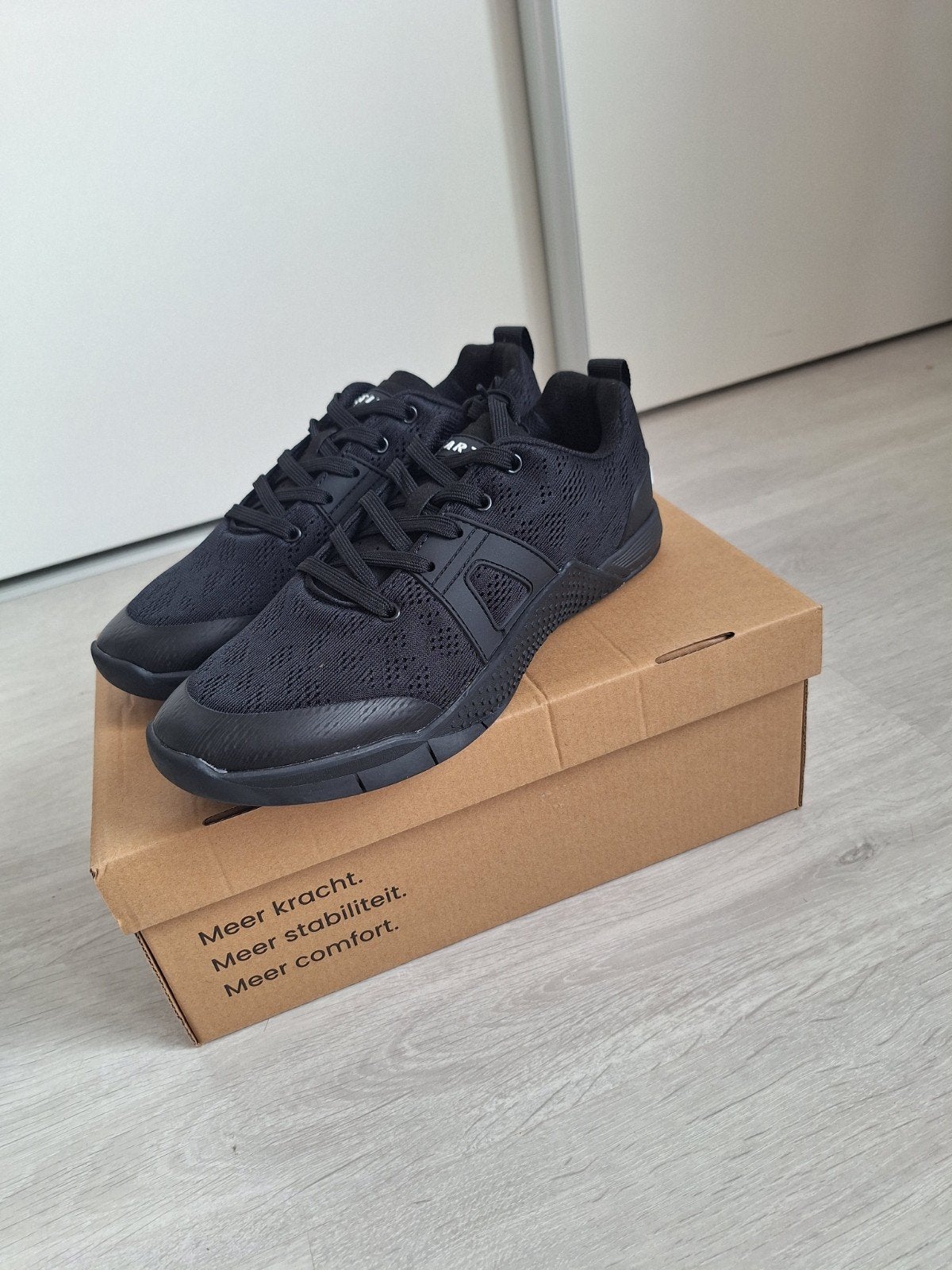 ARTIN Mesh Trainer 2 Zwart - Nieuw in doos, maat 42, Zwart, ARTIN, Nieuw, Ophalen of Verzenden