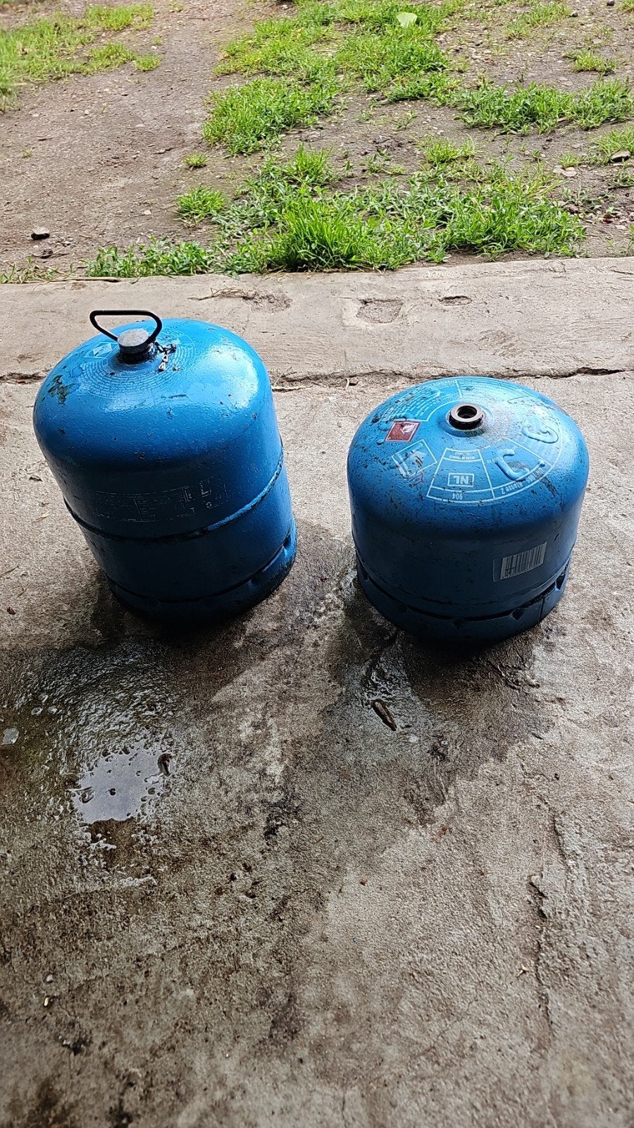 Twee camping gaz flesjes, Caravans en Kamperen, Kampeeraccessoires, Ophalen