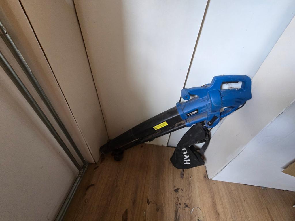 Hyundai bladblazer met zuig- en versnipperfunctie, Tuin en Terras, Bladblazers, Gebruikt, Met opvangzak, Handgedragen, Ophalen of Verzenden