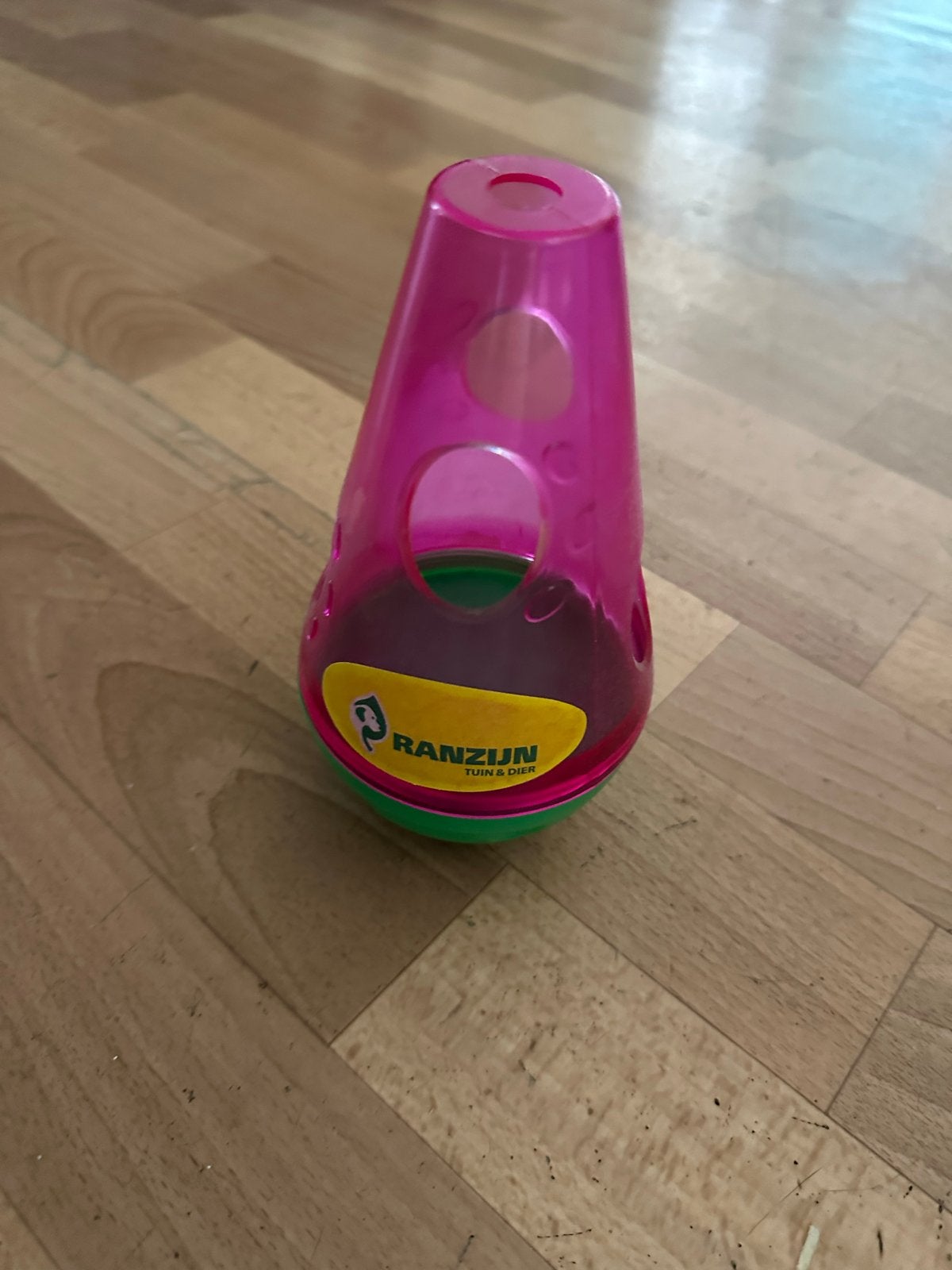 Katten voeder speeltje, Ophalen