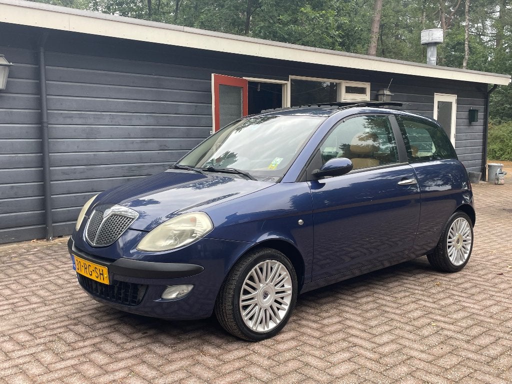 Luxe Lancia Ypsilon 1.4 16V 2005 Blauw, Voorwielaandrijving, 15 km/l, 40 €/maand, Bruin