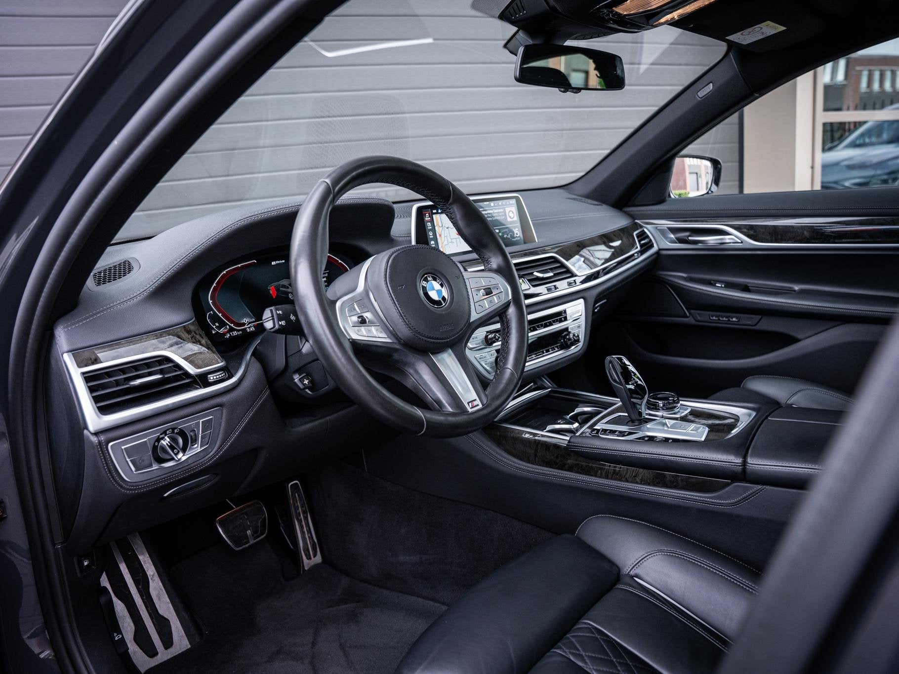 BMW 7-serie 745e High Executive - M-Sport l Dravit Grau l Pa, Auto's, Dealer onderhouden, Achterwielaandrijving, Gebruikt, 394 pk