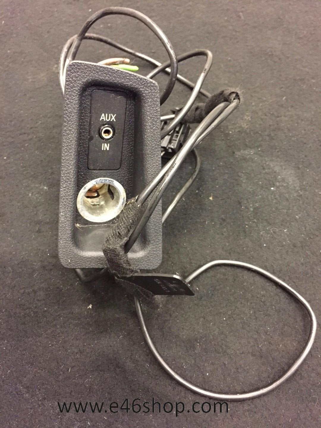 Aux aansluitting met kabel BMW 1 serie E87, Auto diversen, Autoradio's, Ophalen of Verzenden