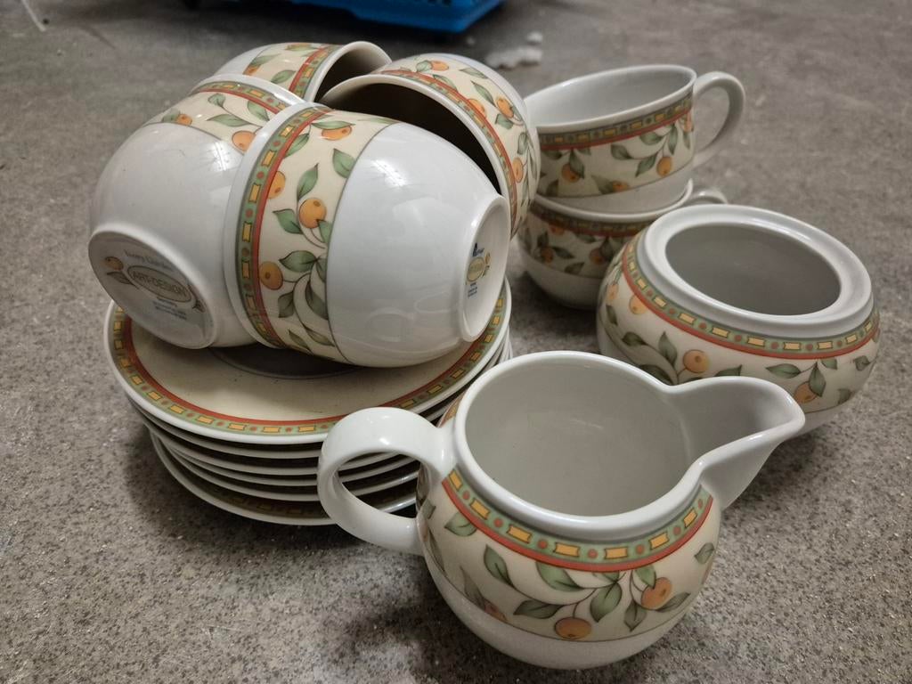 6 kop en schotel,melkkannetje suikerpot, Antiek en Kunst, Antiek | Servies compleet, Ophalen