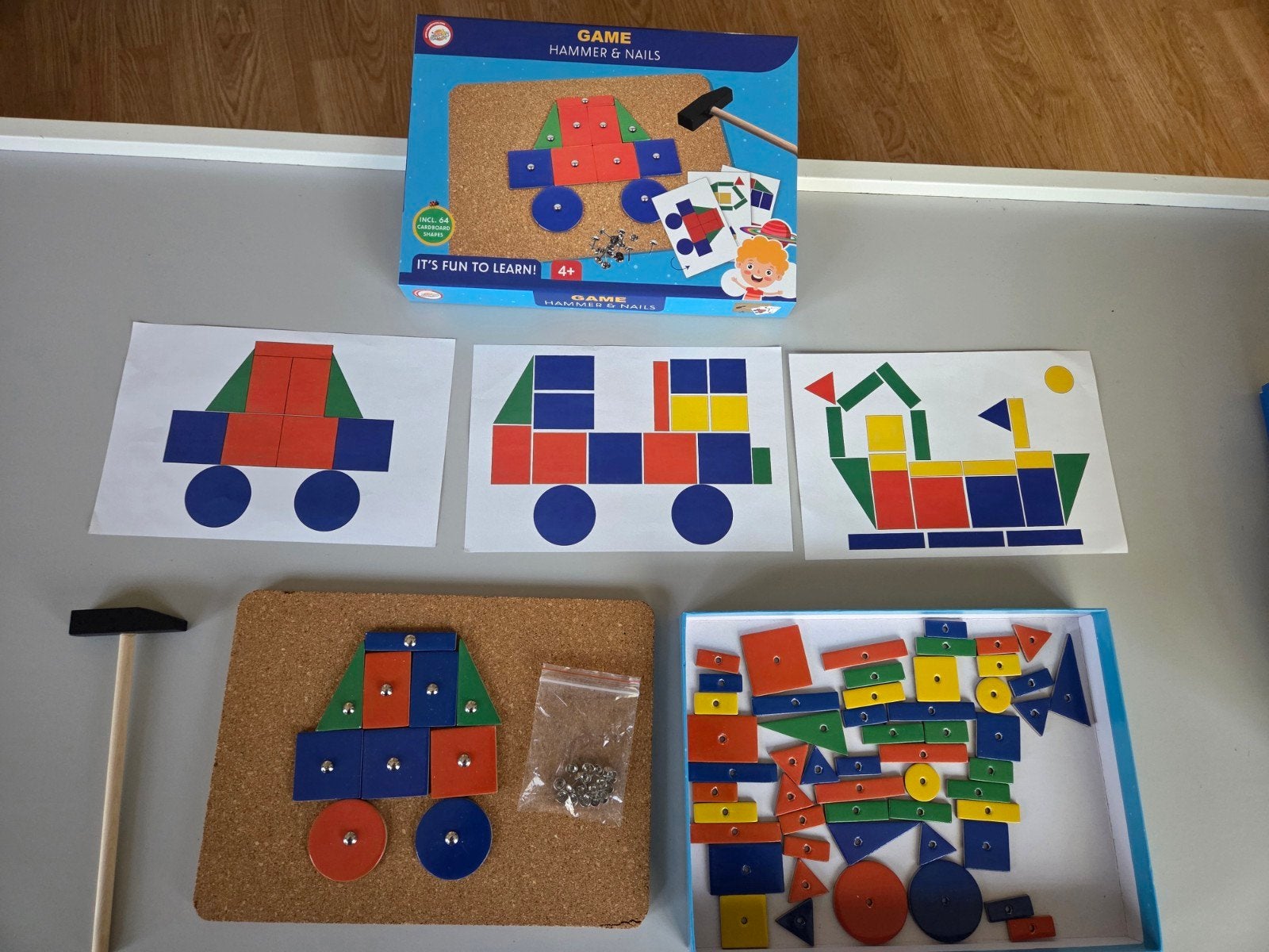 Zeer nette Hamertje tik met 6 voorbeelden.
Echt in nieuwstaa, Ophalen of Verzenden, Zo goed als nieuw, Knutselen