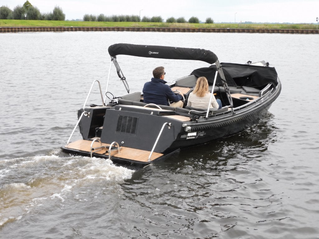 Foto 2 van Tender 7.10m 2022 20PK motor weinig mee gevaren