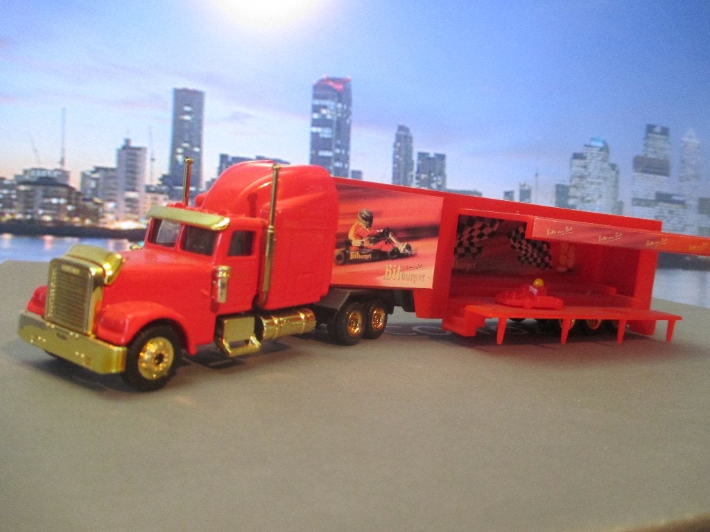 Freightliner FLD 120 Bitburger Karting met Mobiel podium, Hobby en Vrije tijd, Modelauto's | 1:87, Ophalen of Verzenden, Zo goed als nieuw