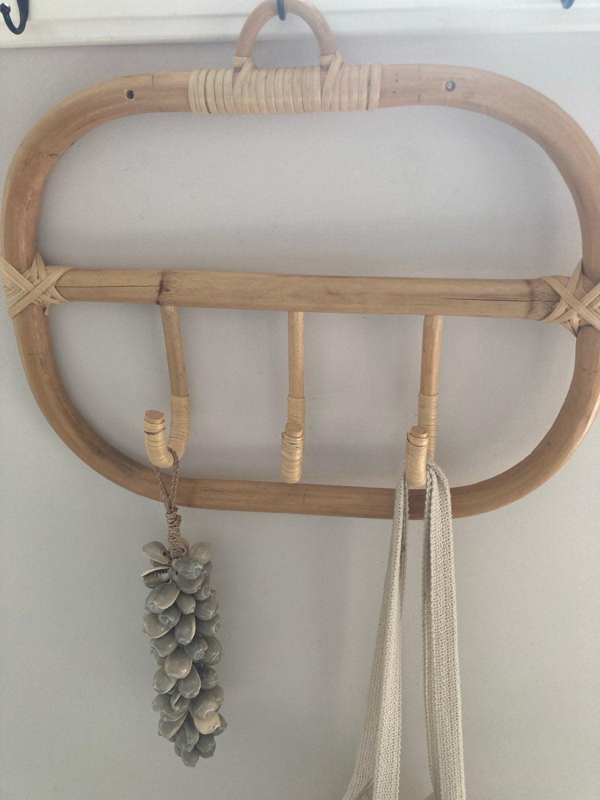 Boho / Scandinavische Rotan wandkapstok met 3 haken, Wandkapstok, Overige materialen, Gebruikt, Ophalen of Verzenden