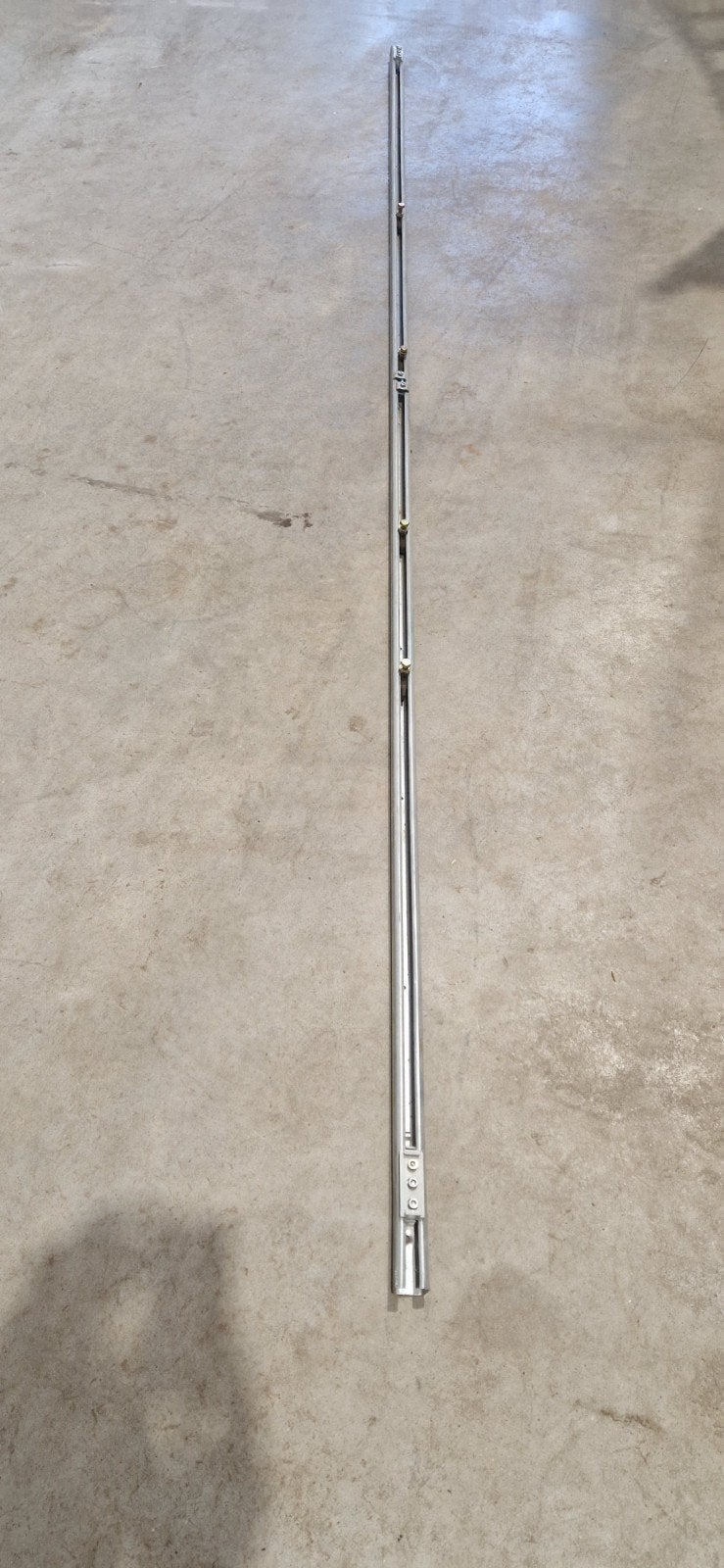 3 meter lange zware rails voor schuifdeuren, Doe-het-zelf en Verbouw, Deuren en Horren, Ophalen, Zo goed als nieuw