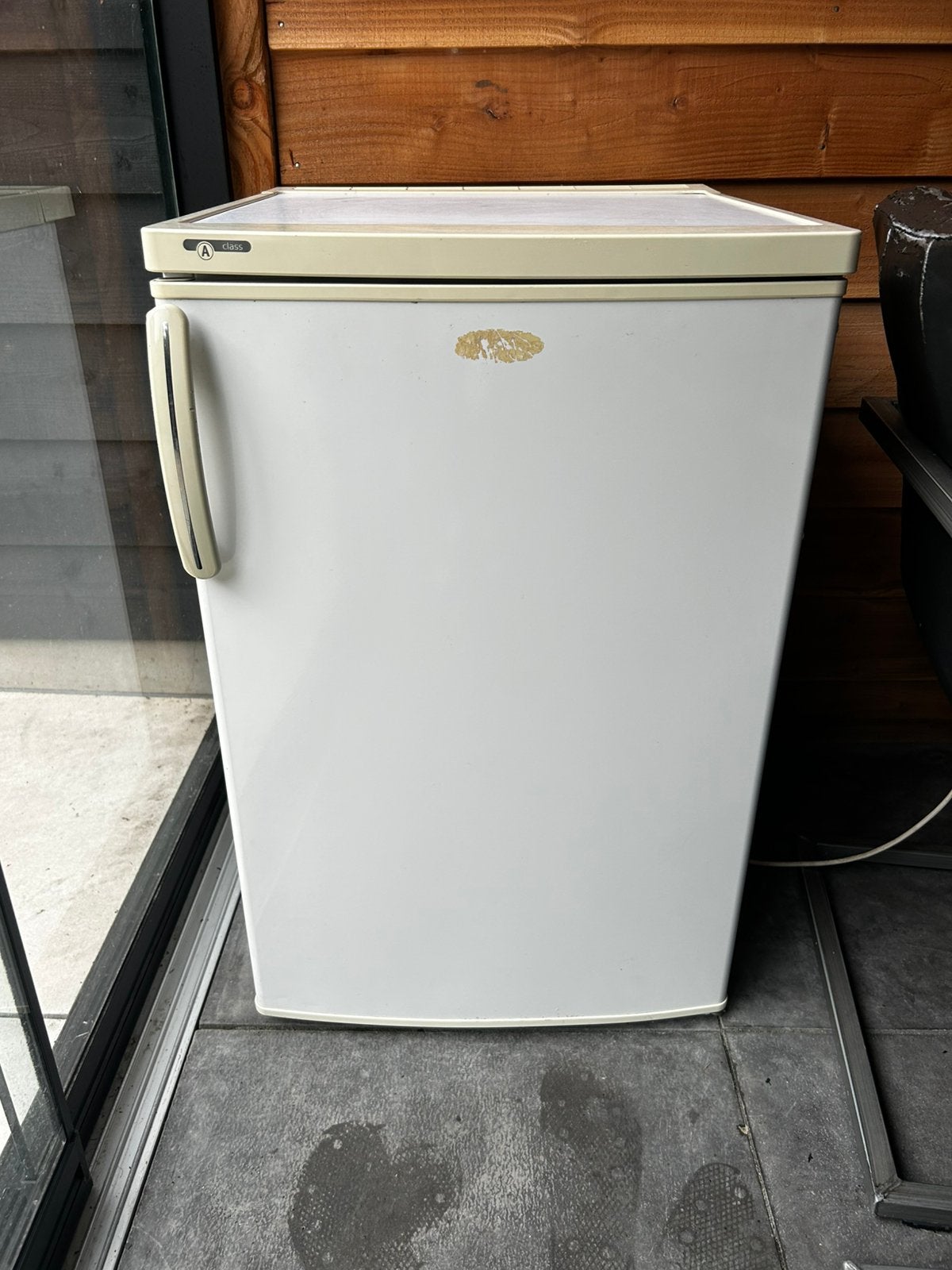 Tafelmodel koelkast Whirlpool, 100 tot 150 liter, Ophalen, 85 tot 120 cm, Zonder vriesvak