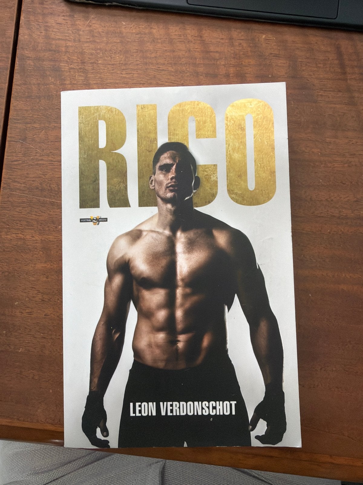 Rico Verhoeven - Het onthulde levensverhaal van de wereldkam, Ophalen of Verzenden, Zo goed als nieuw, Sport
