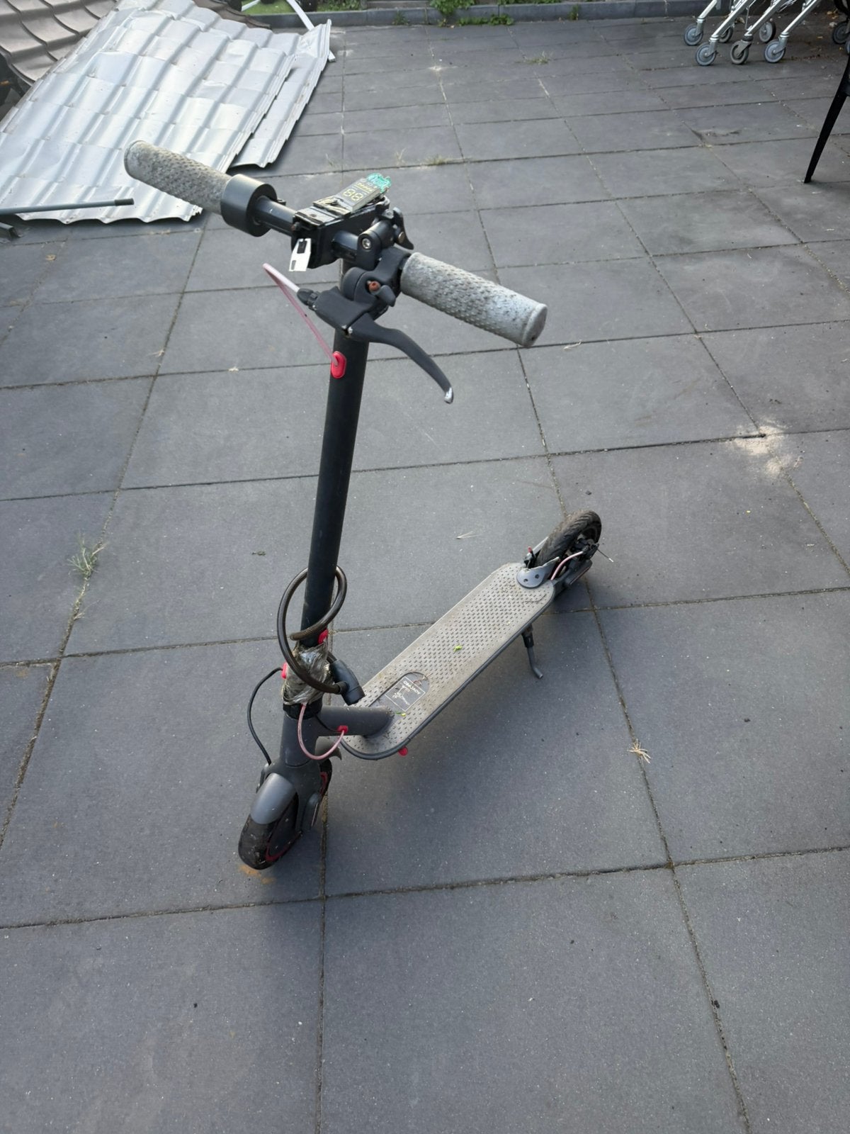 Avoapro e step (voor handige harrie, Fietsen en Brommers, Steps, Ophalen, Zo goed als nieuw, Gewone step