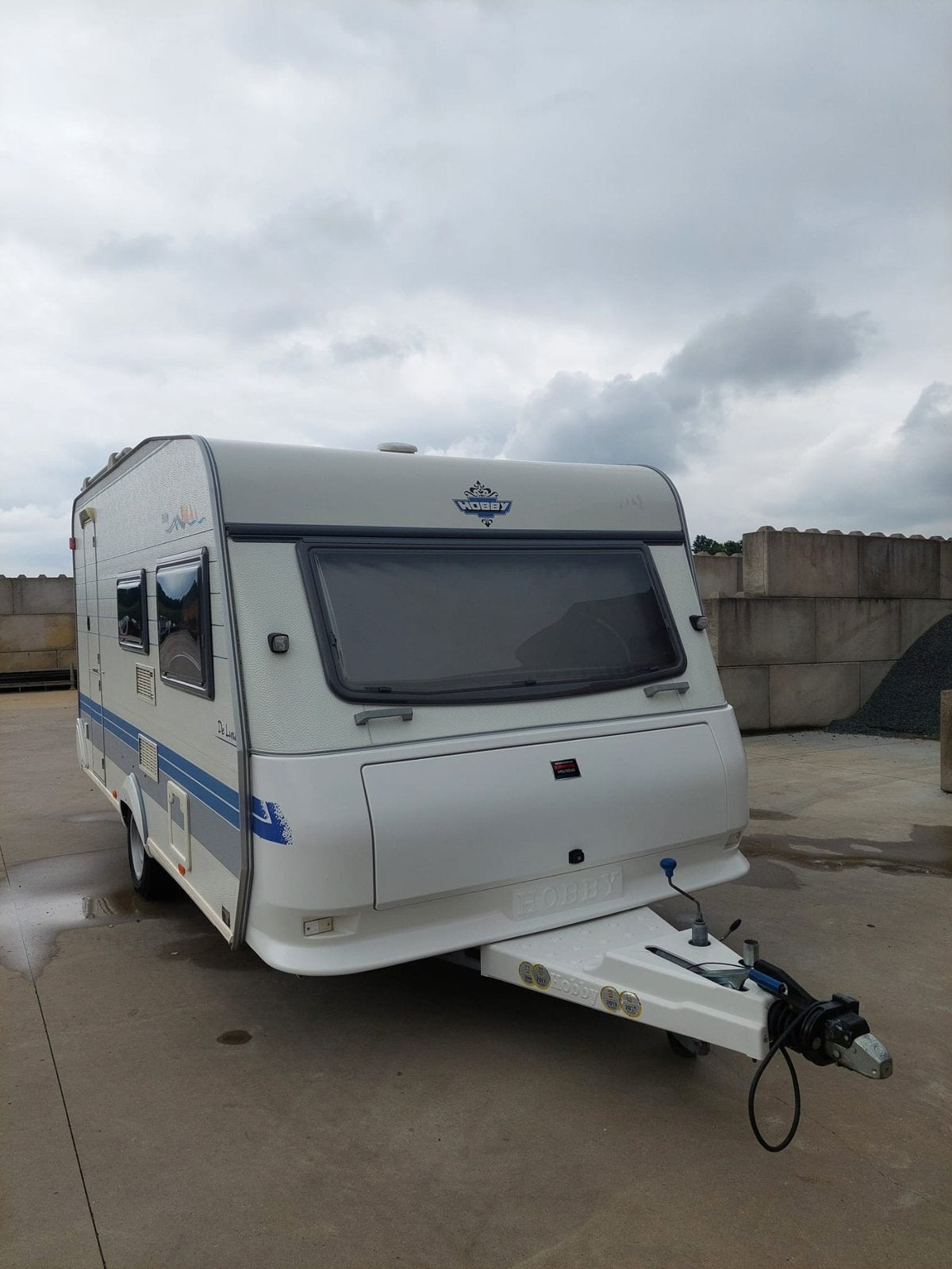 Hobby caravan de luxe 440; voortent, luifel, stallingshoes, Vast bed, Hobby, Treinzit, Particulier