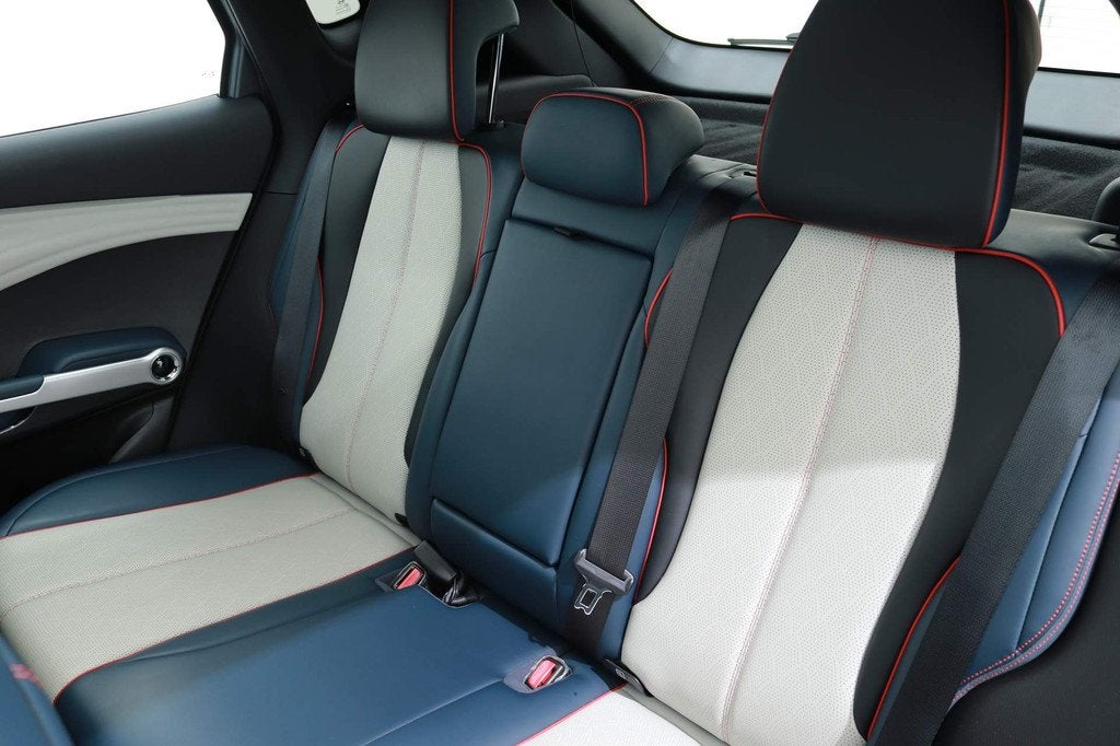BYD ATTO 3 DESIGN 60 KWH 204PK 3-FASE SOH 95,8% | Panoramada, Auto's, BYD, Gebruikt, Zwart, 204 pk, 44 min