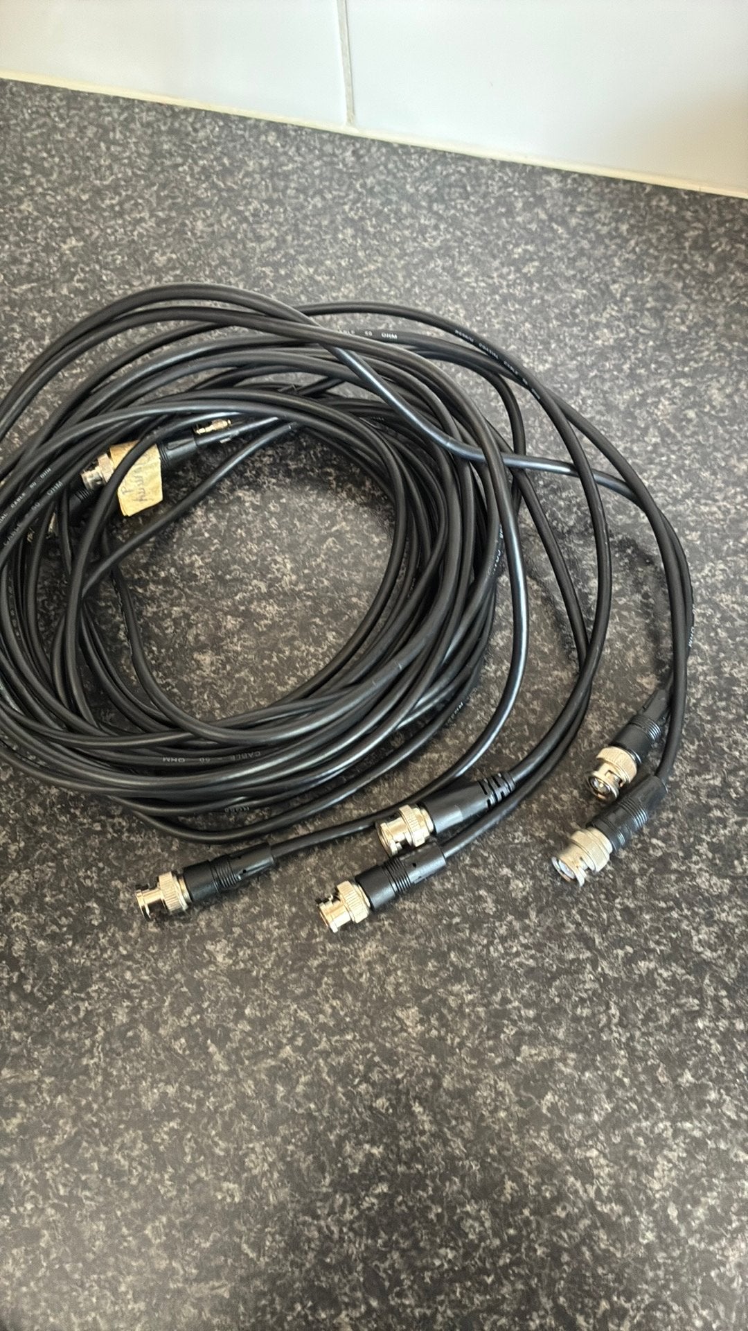 5 x tussenkabel  bnc 2 meter lengte, Ophalen of Verzenden, Zo goed als nieuw