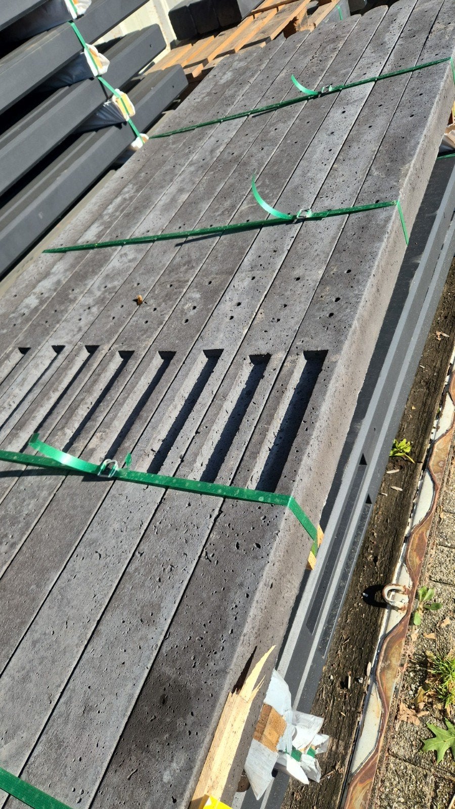 te koop 50 palen en onderplaten, Ophalen of Verzenden, Hout, 6 meter of meer