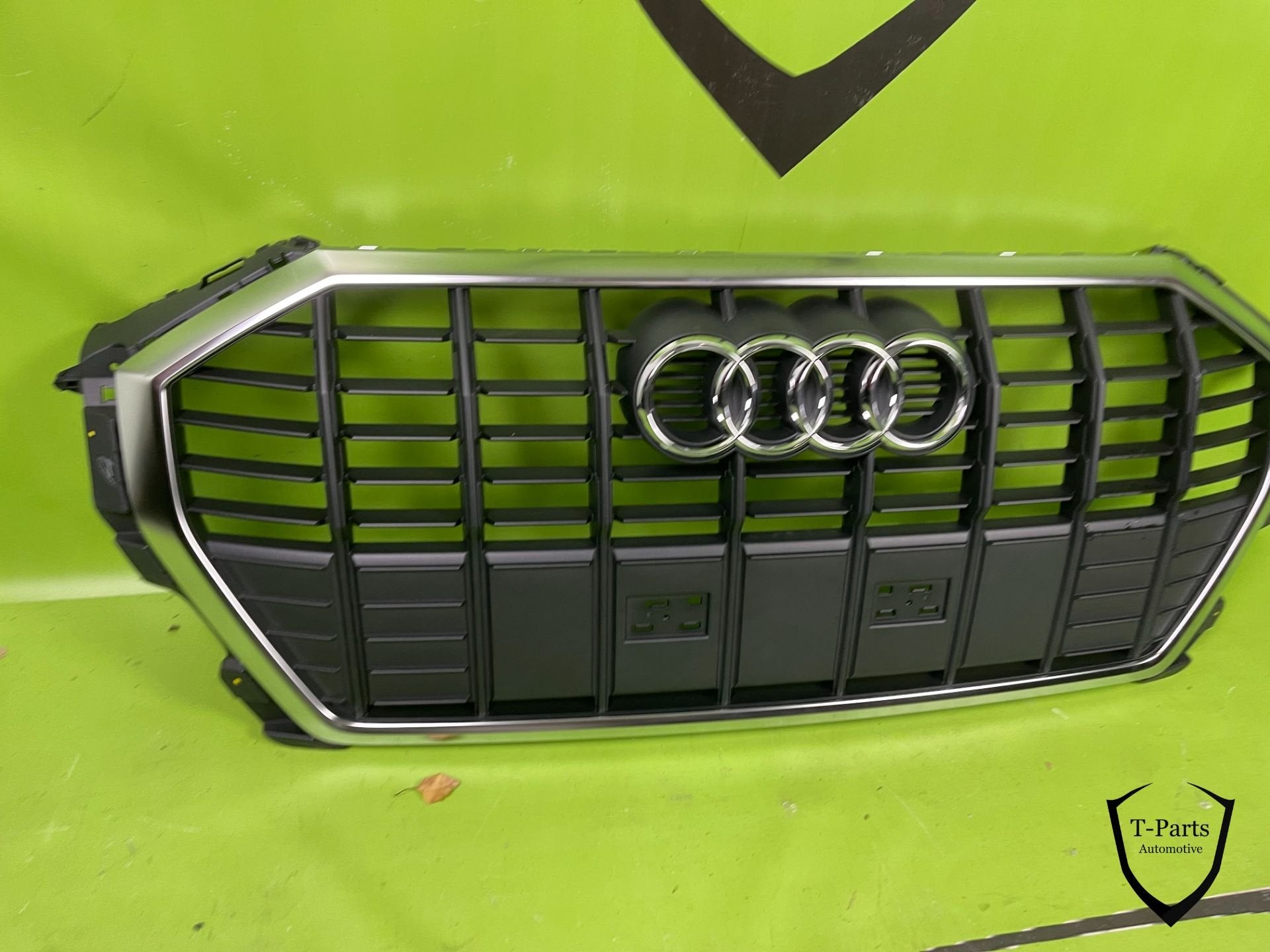 audi Q3 grille rooster NIEUW voorbumper gril s-line, Auto-onderdelen, Info@fabrikant.eu, Bumper, Fabrikantstraat 1
1000 AA  Amsterdam