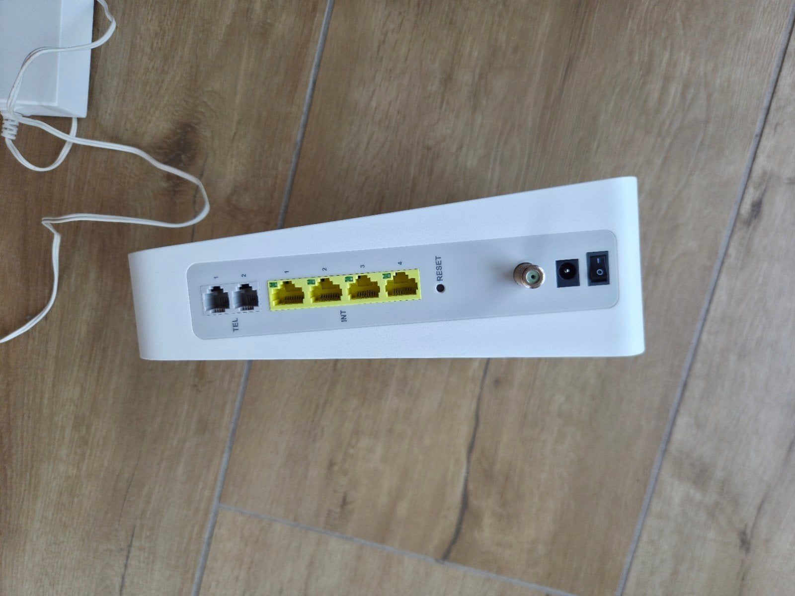 Ziggo Connectbox Router met modem, Computers en Software, Routers en Modems, Ophalen of Verzenden, Gebruikt, Router met modem
