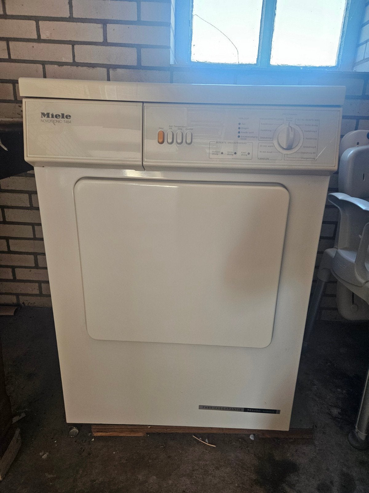 Miele Novotronic T454 Droger, Ophalen, 6 tot 8 kg, Gebruikt, Luchtafvoer