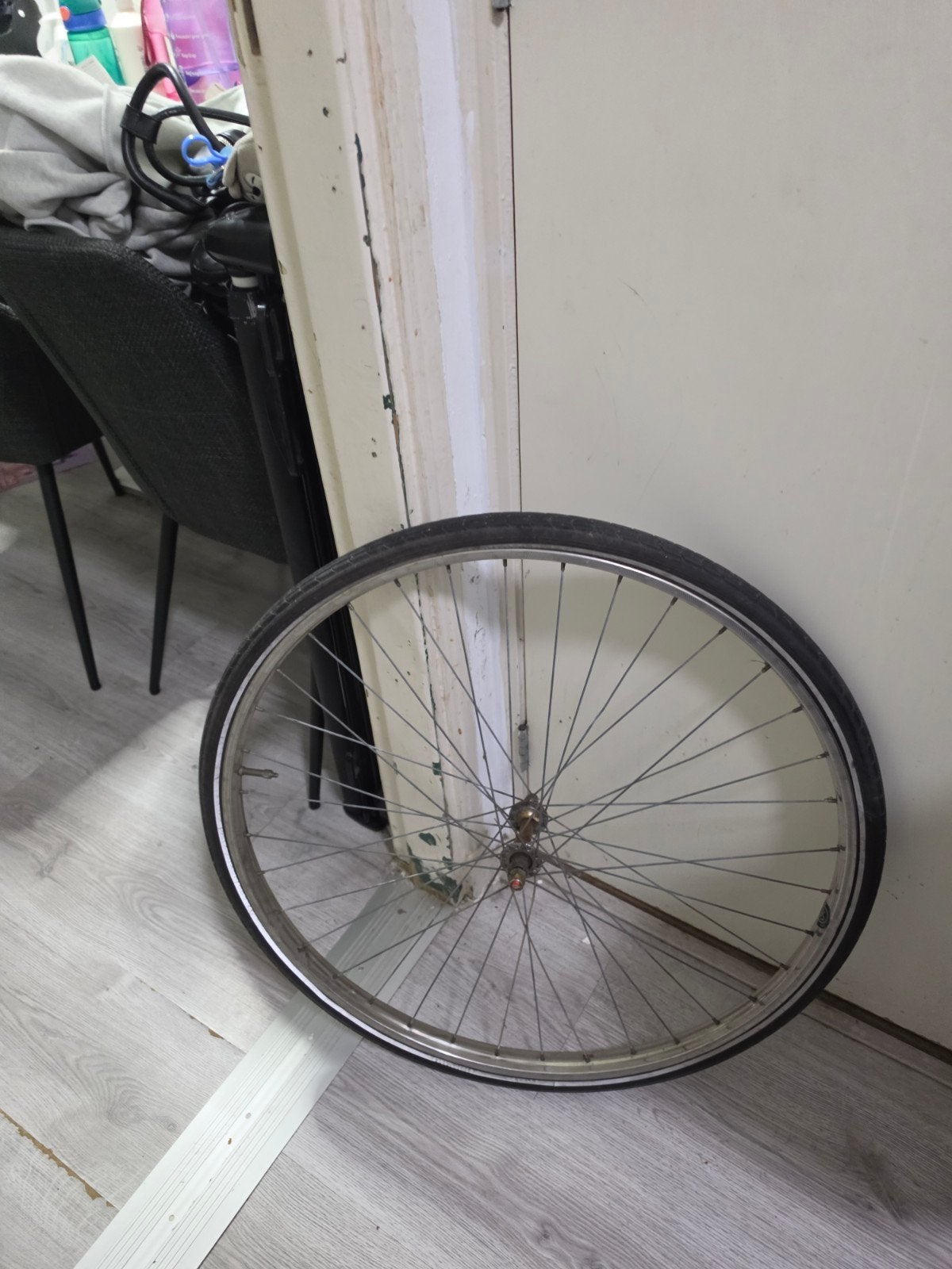 Gebruikt 28 inch  Voorwiel met band Vaste prijs, Gebruikt, Aluminium, Stadsfiets, Ophalen