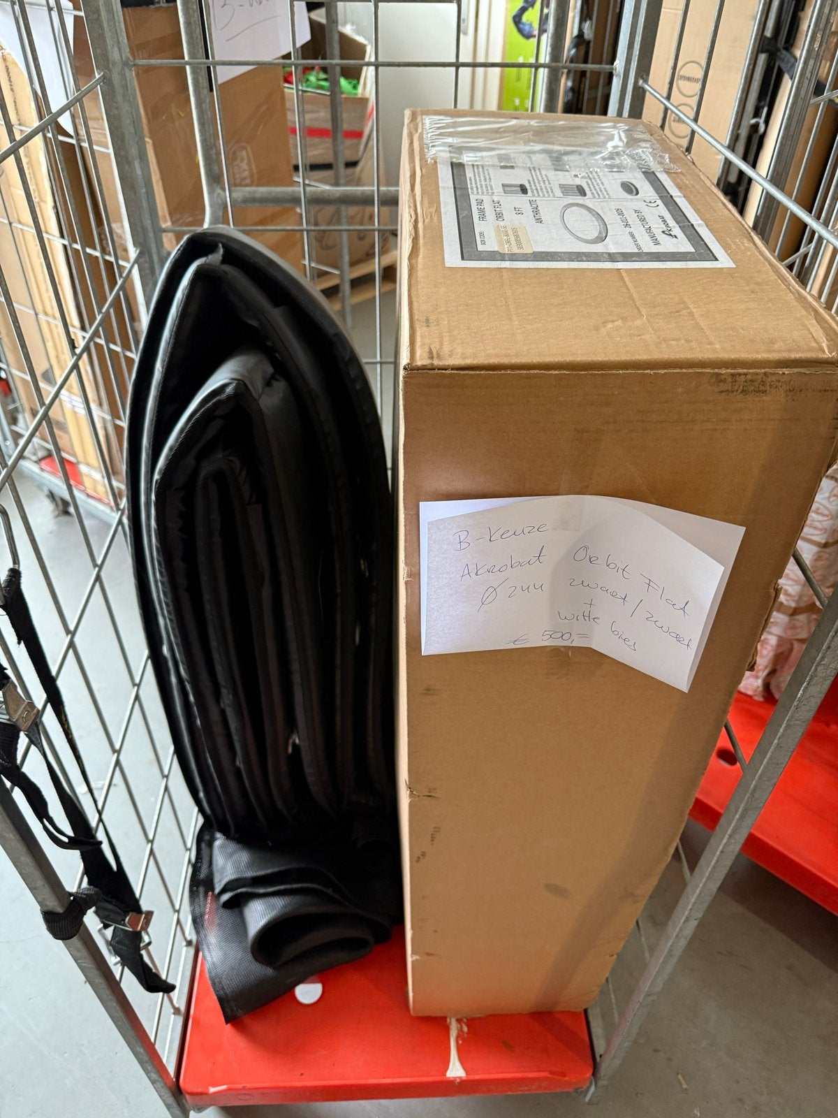 Akrobat Trampoline Orbit - Flat to the Ground - 244 cm - Zwa, Ophalen, Gebruikt