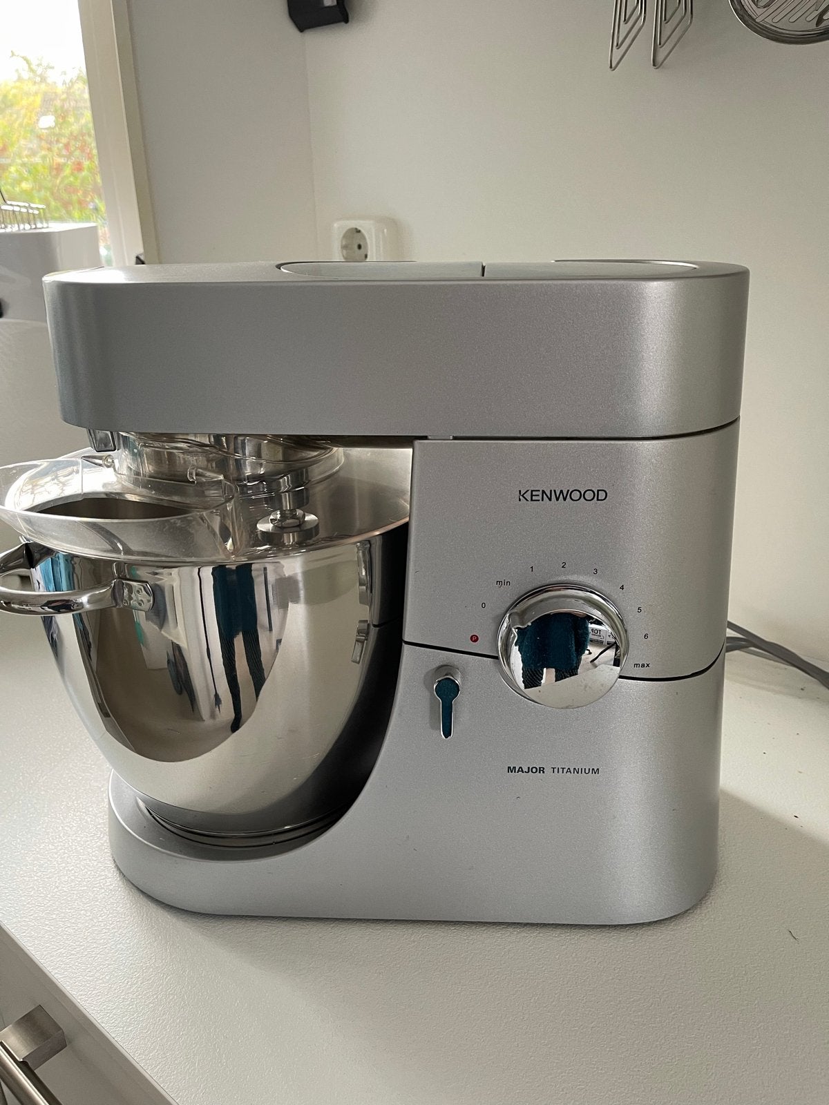 Kenwood Major Titanium Keukenmachine met accessoires, 4 liter of meer, Ophalen, Gebruikt, 3 snelheden of meer
