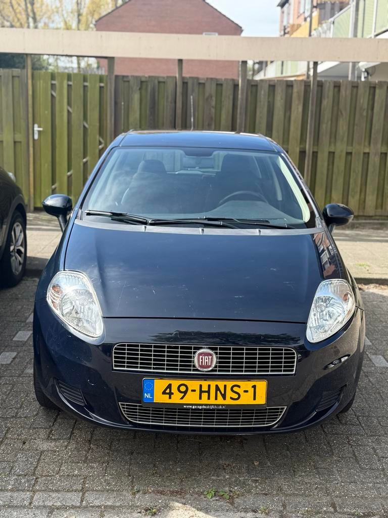 Fiat Punto 1.4 2009, nieuwe distributieriem, 4 nieuwe banden, Auto's, Voorwielaandrijving, 40 €/maand, 4 cilinders, Origineel Nederlands