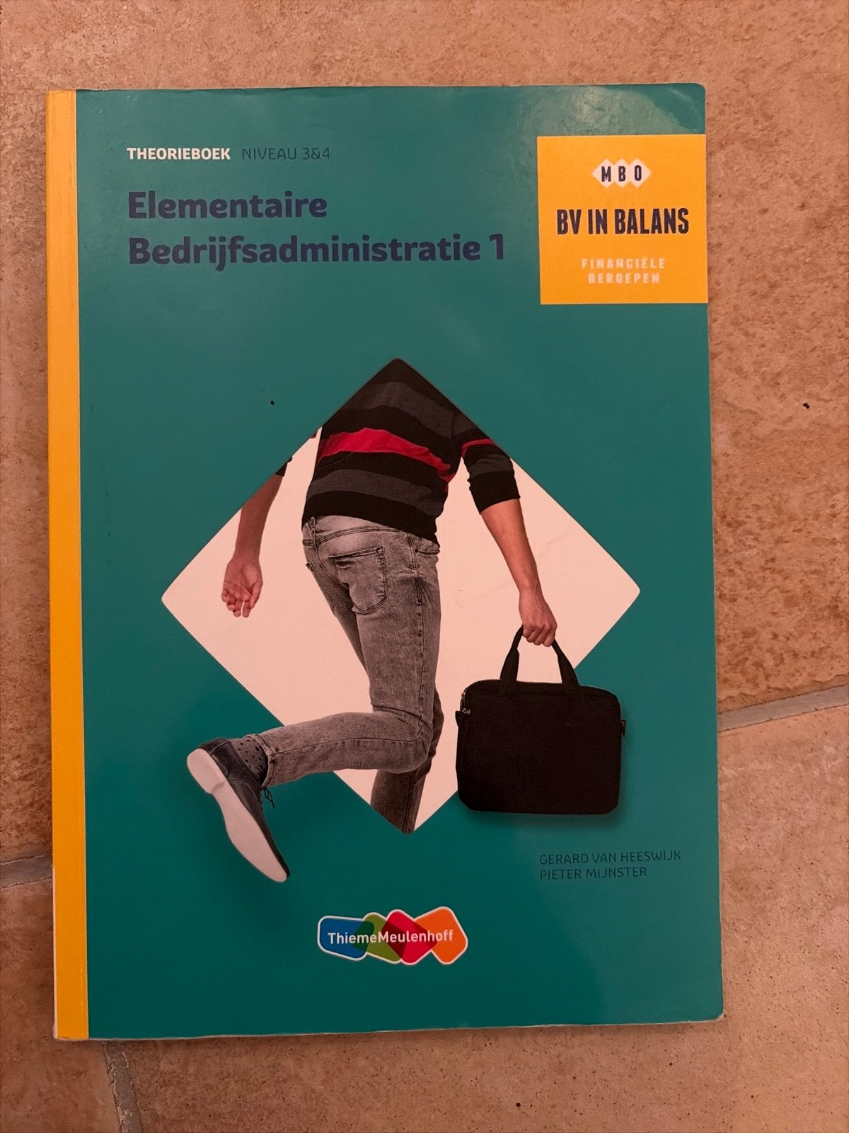 MBO Elementaire Bedrijfsadministratie 1 9789006631555, Boeken, Ophalen of Verzenden, Zo goed als nieuw, Overige niveaus, Bedrijfseconomie of M&O