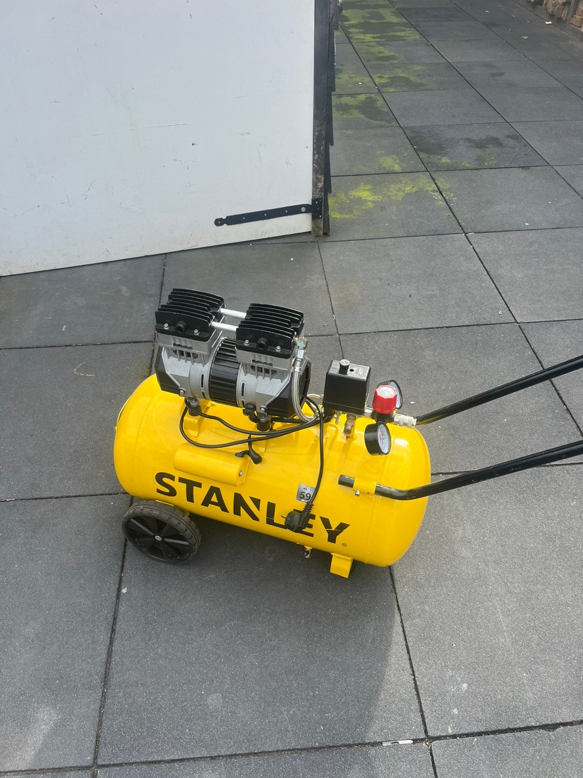 Compressor, Doe-het-zelf en Verbouw, Compressors, Ophalen, Zo goed als nieuw, Minder dan 200 liter/min