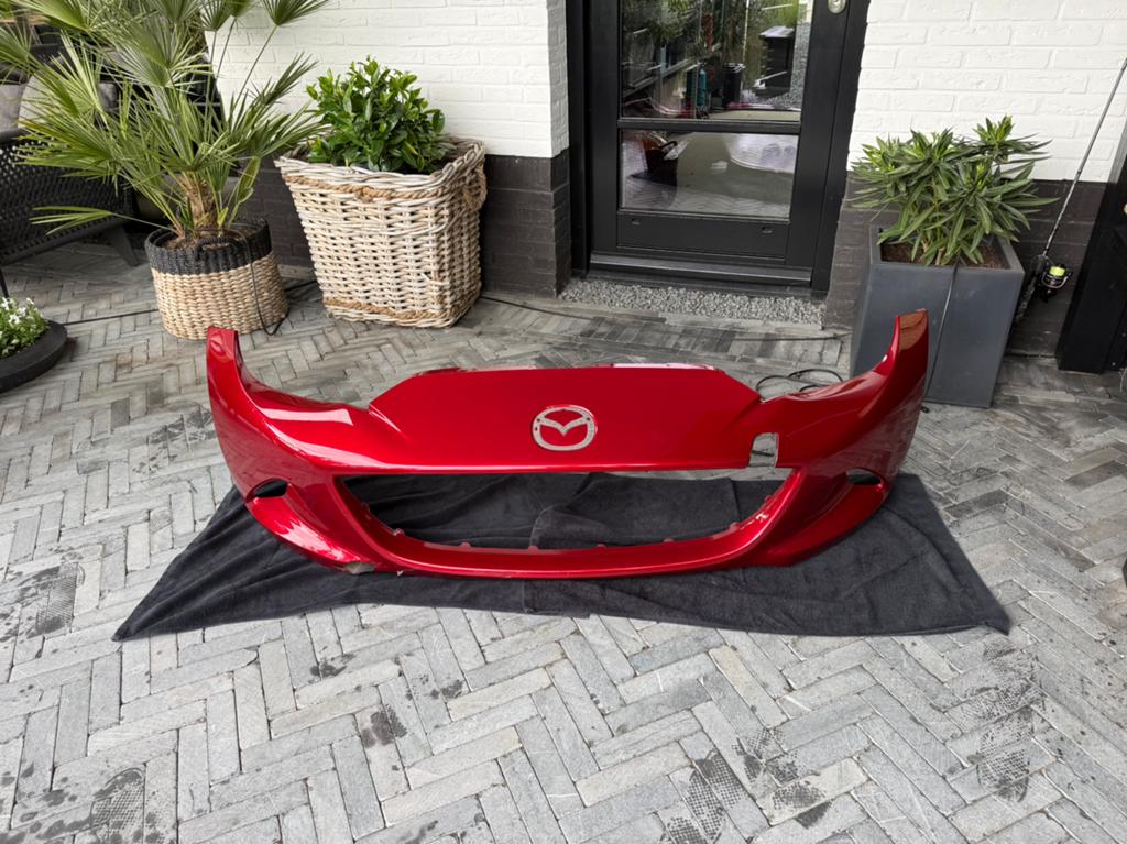 Originele Mazda MX-5 ND bumper | Soul Red | Beschadigd, Ophalen, Voor, Mazda, Bumper